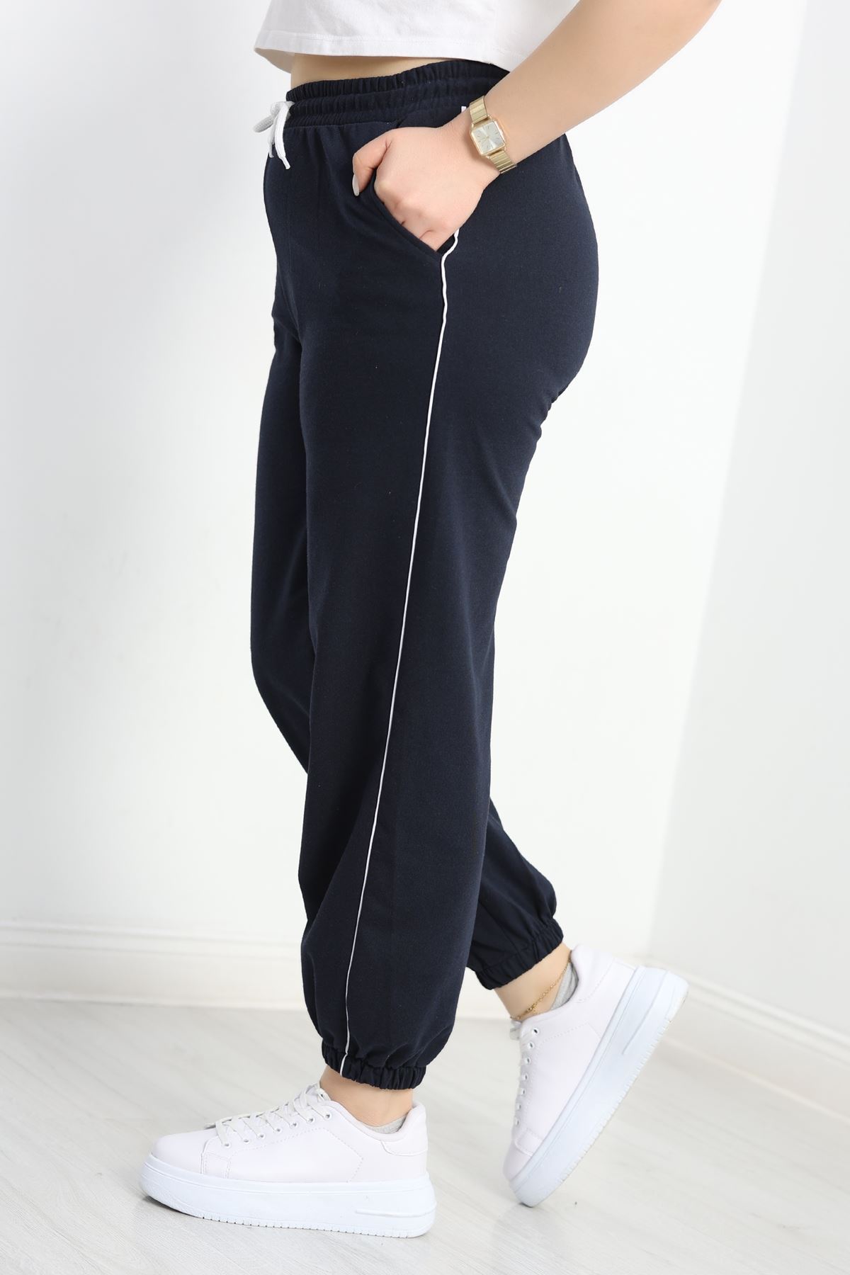 Biyeli Büyük Beden 2 İplik Eşofman Altı Laci - 50657.1005.