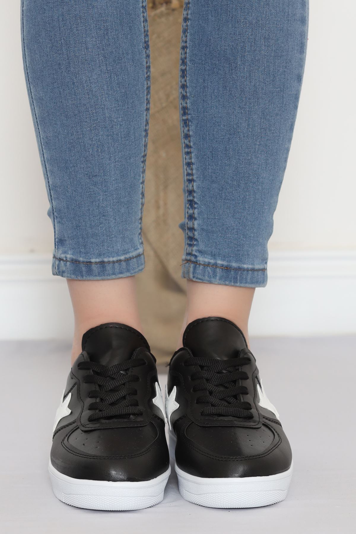 Günlük Ayakkabı Siyahbeyaz - 12149.264.