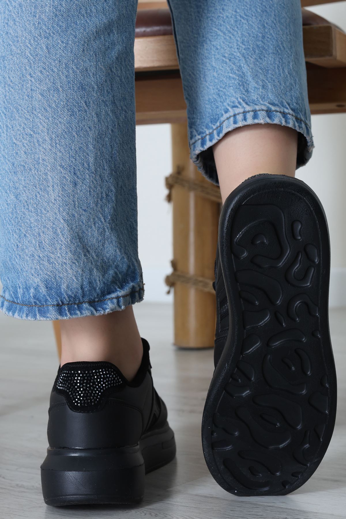 Kalın Taban Günlük Ayakkabı Siyah - 31758.264.
