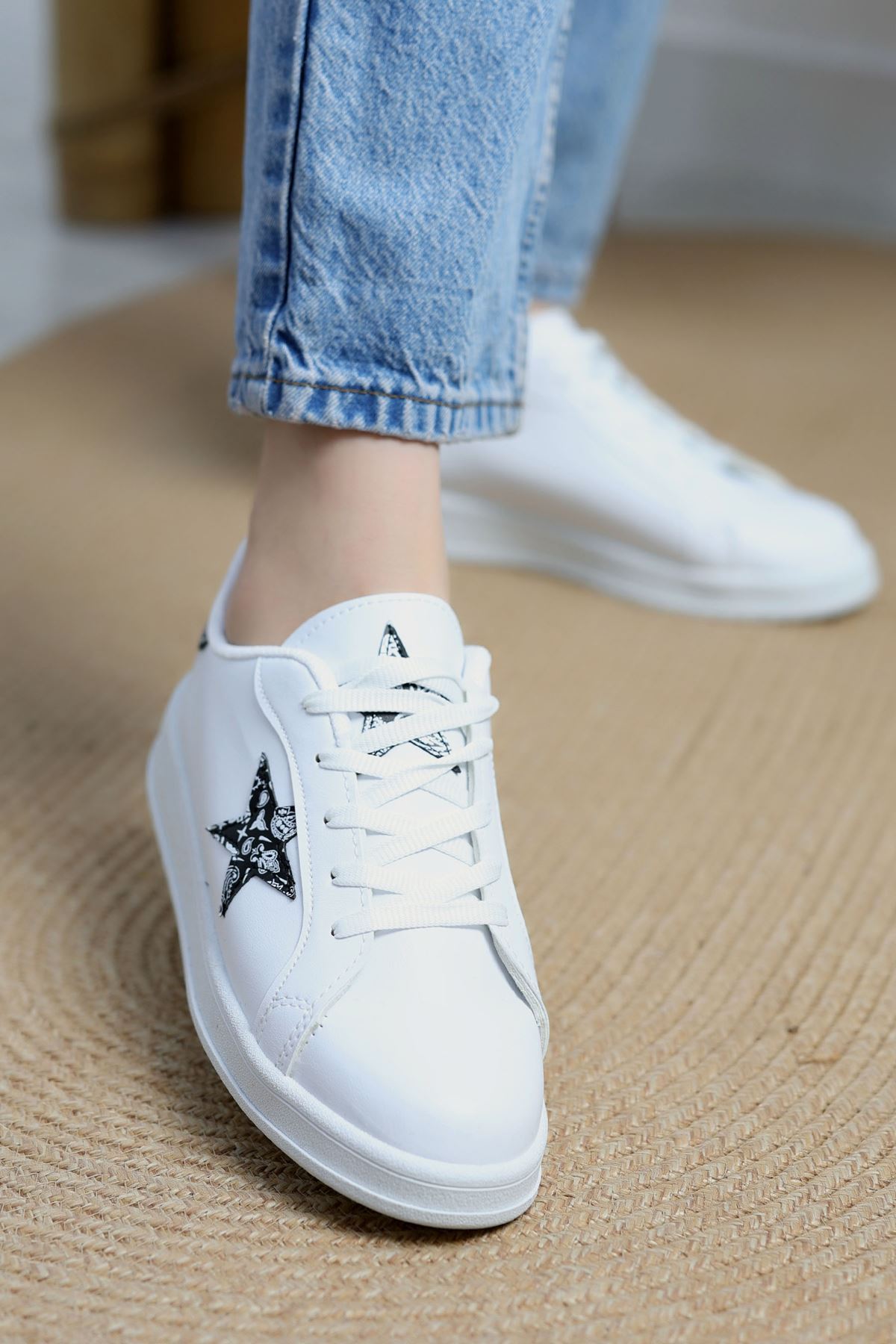 Yıldızlı Spor Ayakkabı Beyazsiyah2 - 31295.264.