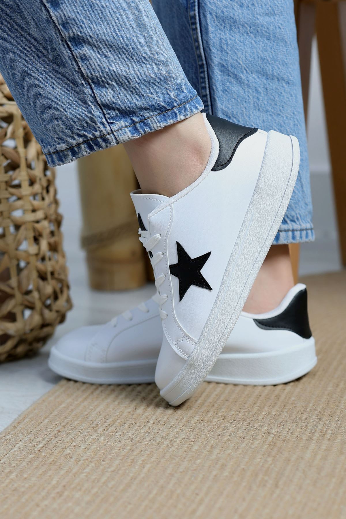 Yıldızlı Spor Ayakkabı Beyazsiyah - 31295.264.