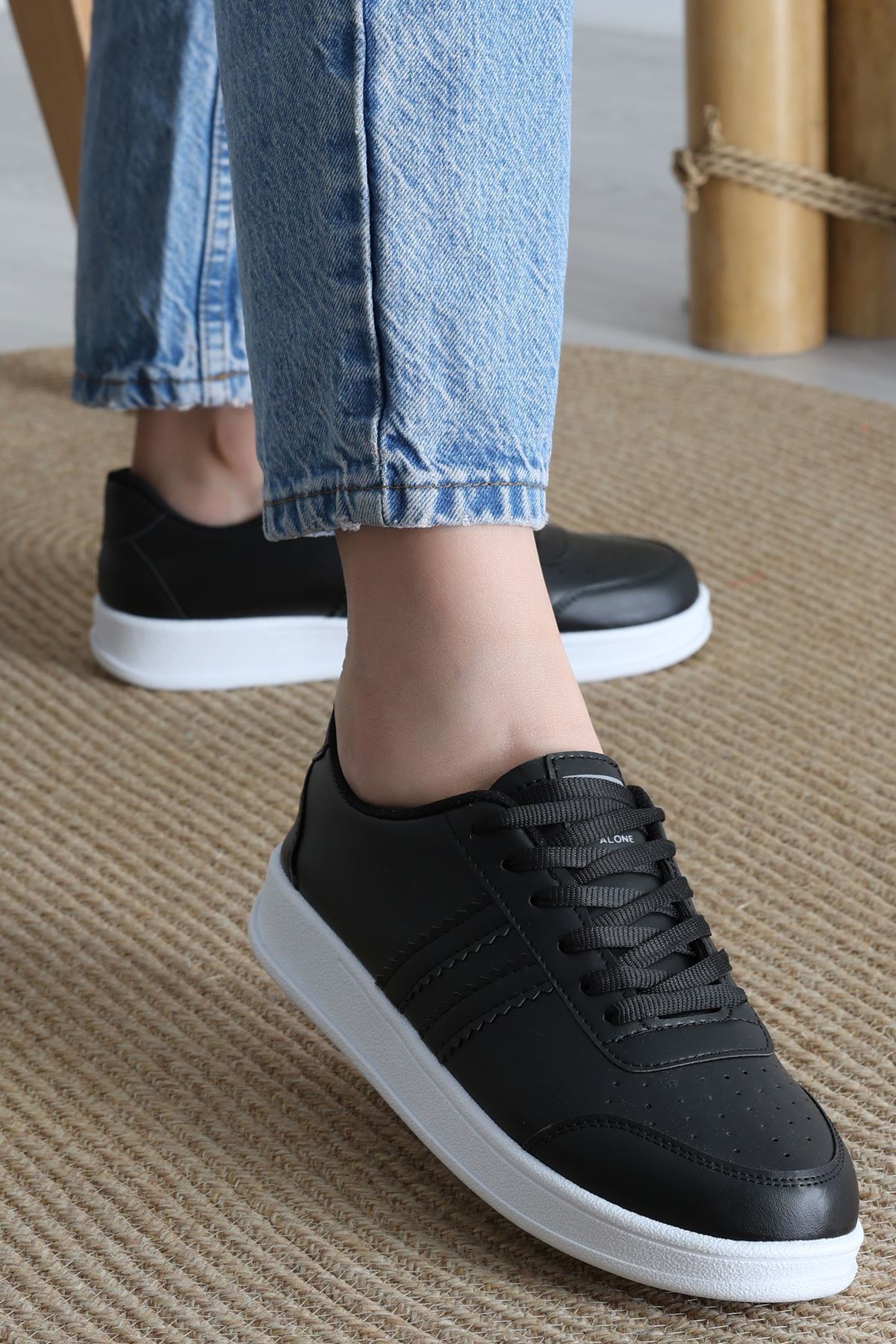 Şeritli Günlük Ayakkabı Siyahbeyaz1 - 17114.264.