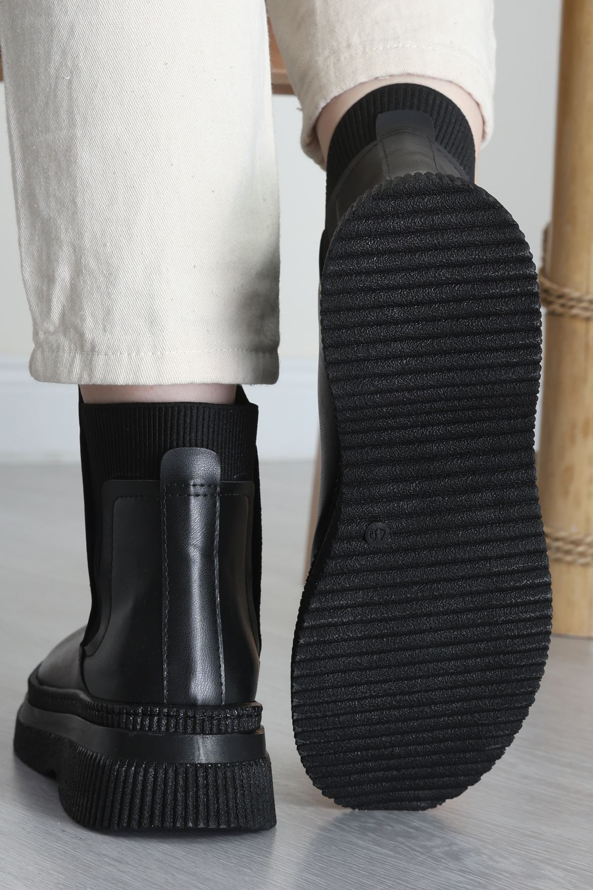 Lastik Detaylı Bot Siyahderi - 31495.264.