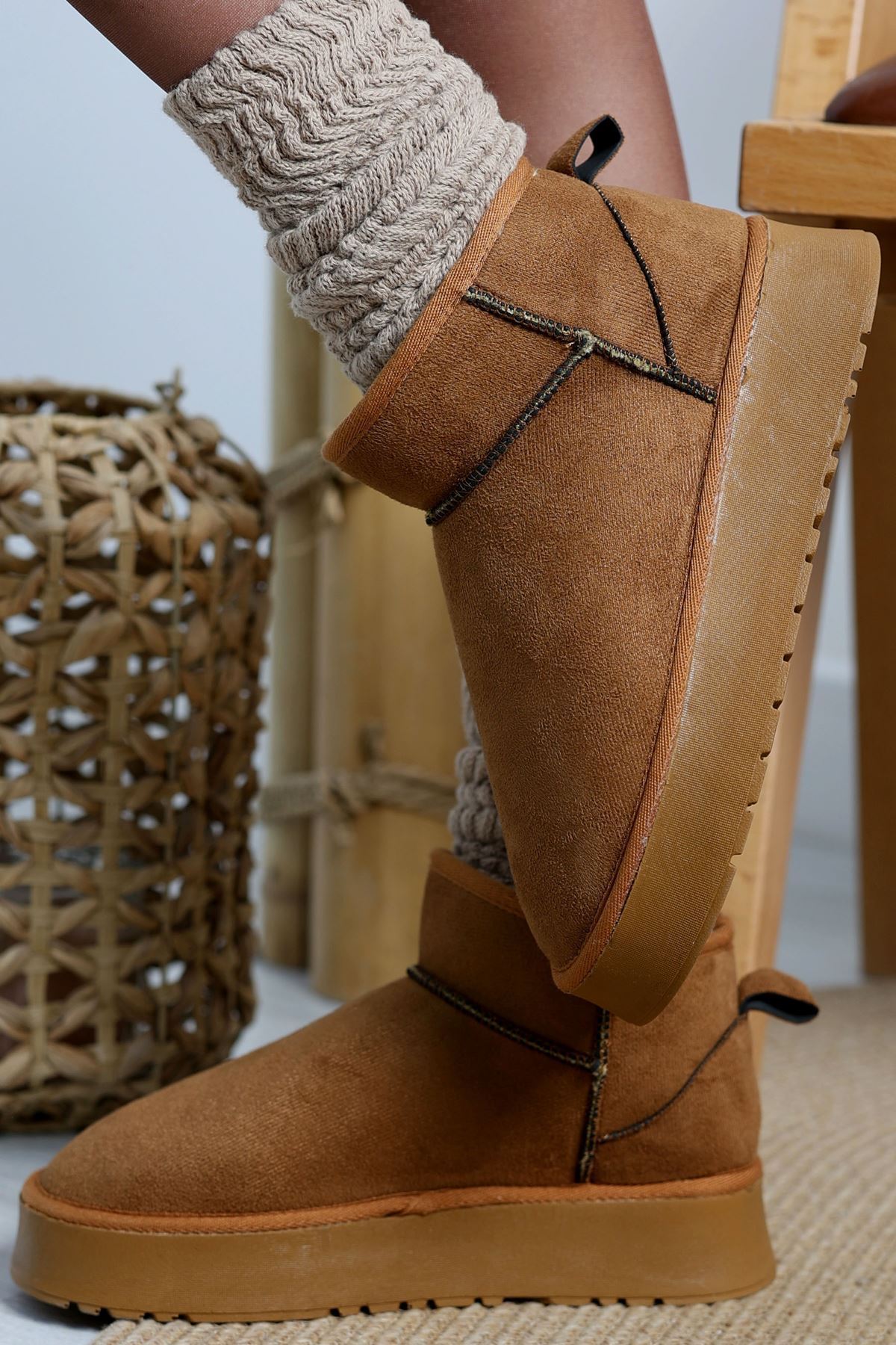 Kalın Taban Mini Boy Süet Bot Taba - 31437.1932.