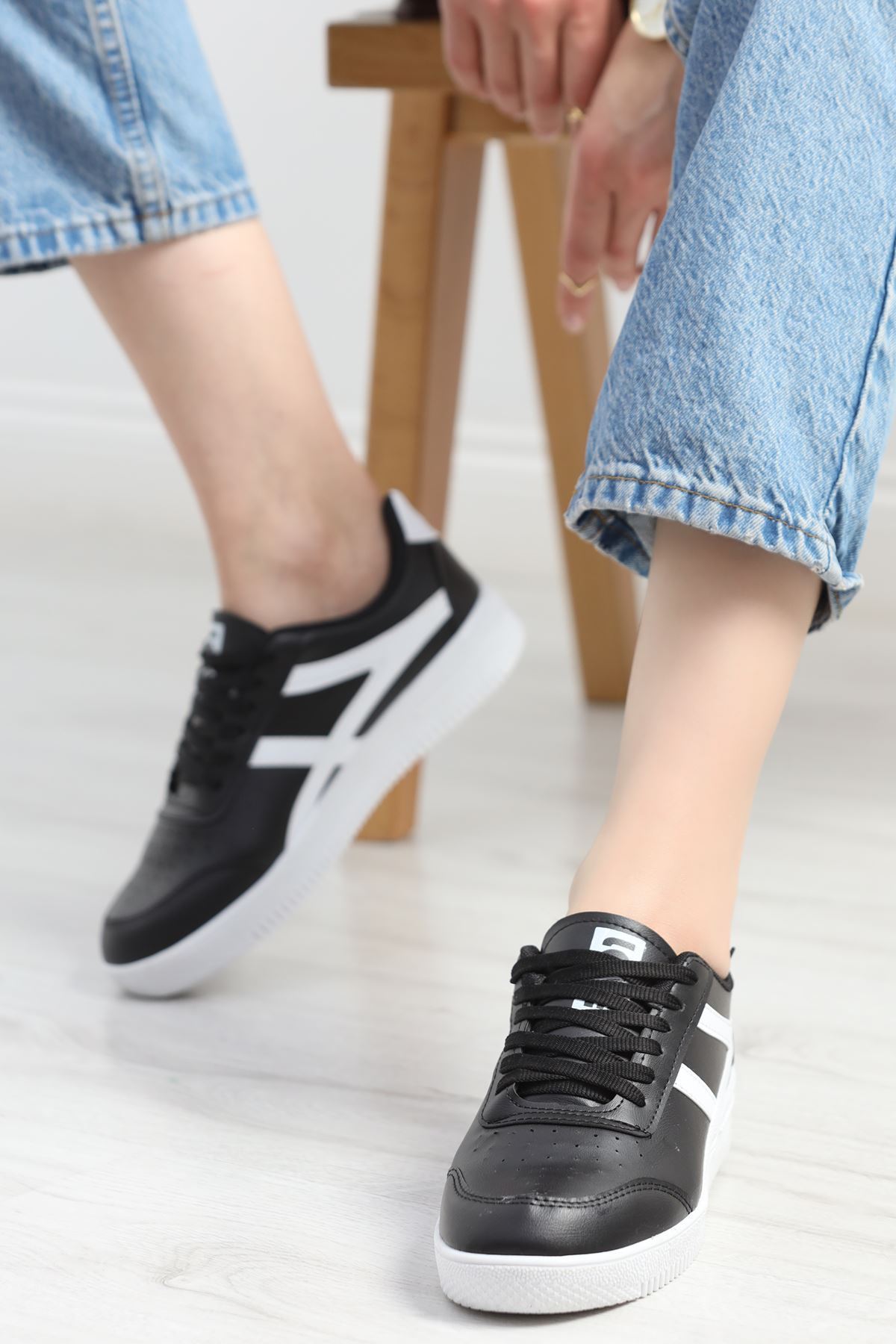 Günlük Spor Ayakkabı Siyahbeyaz - 40133.264.