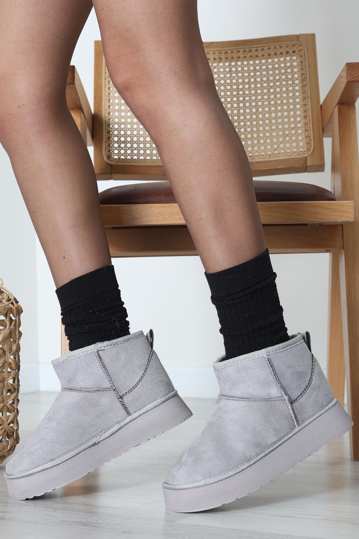 Kalın Taban Mini Boy Süet Bot Gri - 31437.1932.