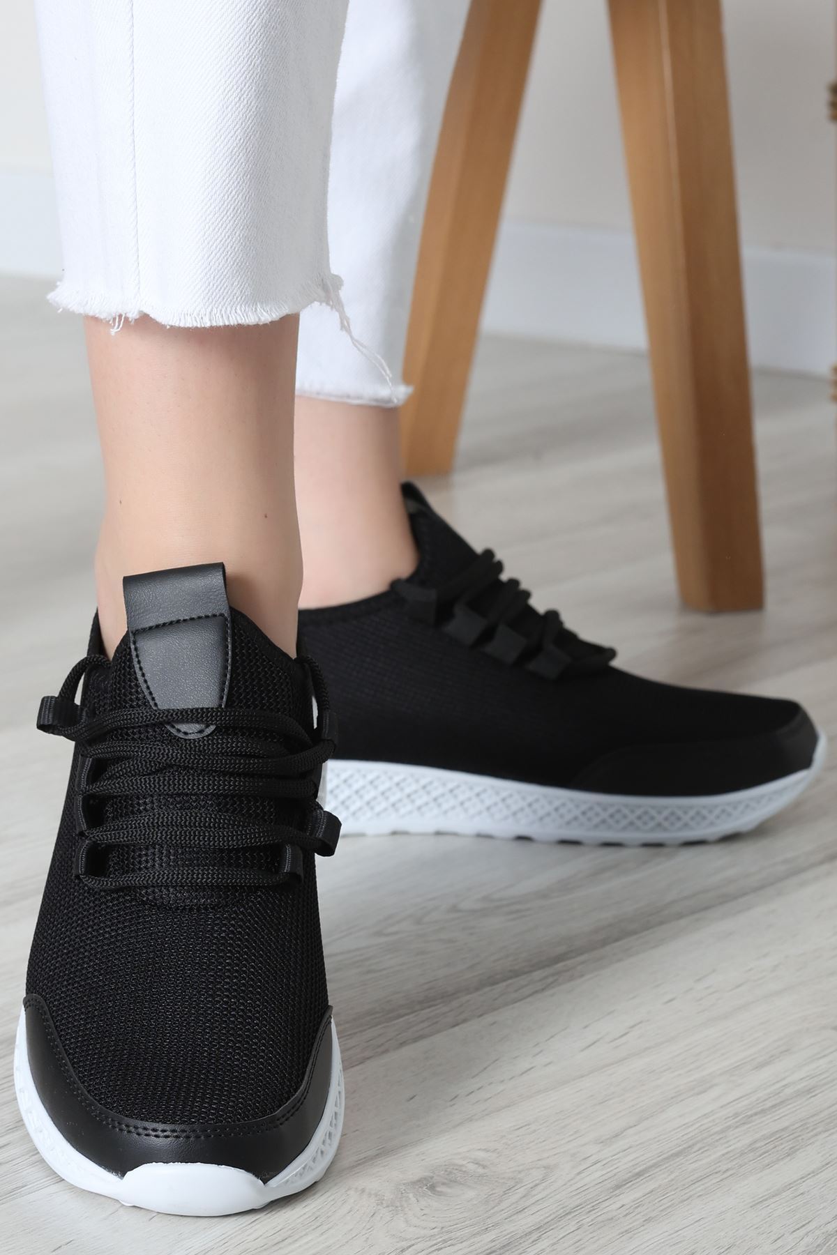 Spor Ayakkabı Siyah - 31678.264.