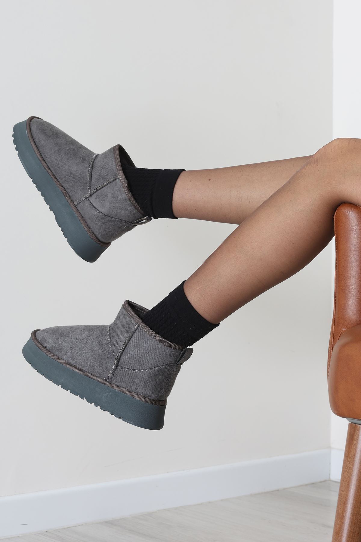 Kalın Taban Mini Boy Süet Bot Füme - 31437.1932.