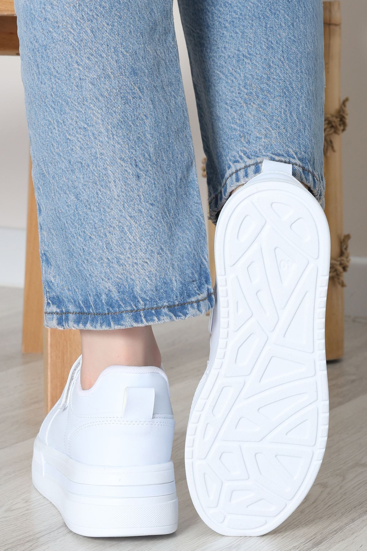 Günlük Spor Ayakkabı Beyaz1 - 42433.2082.