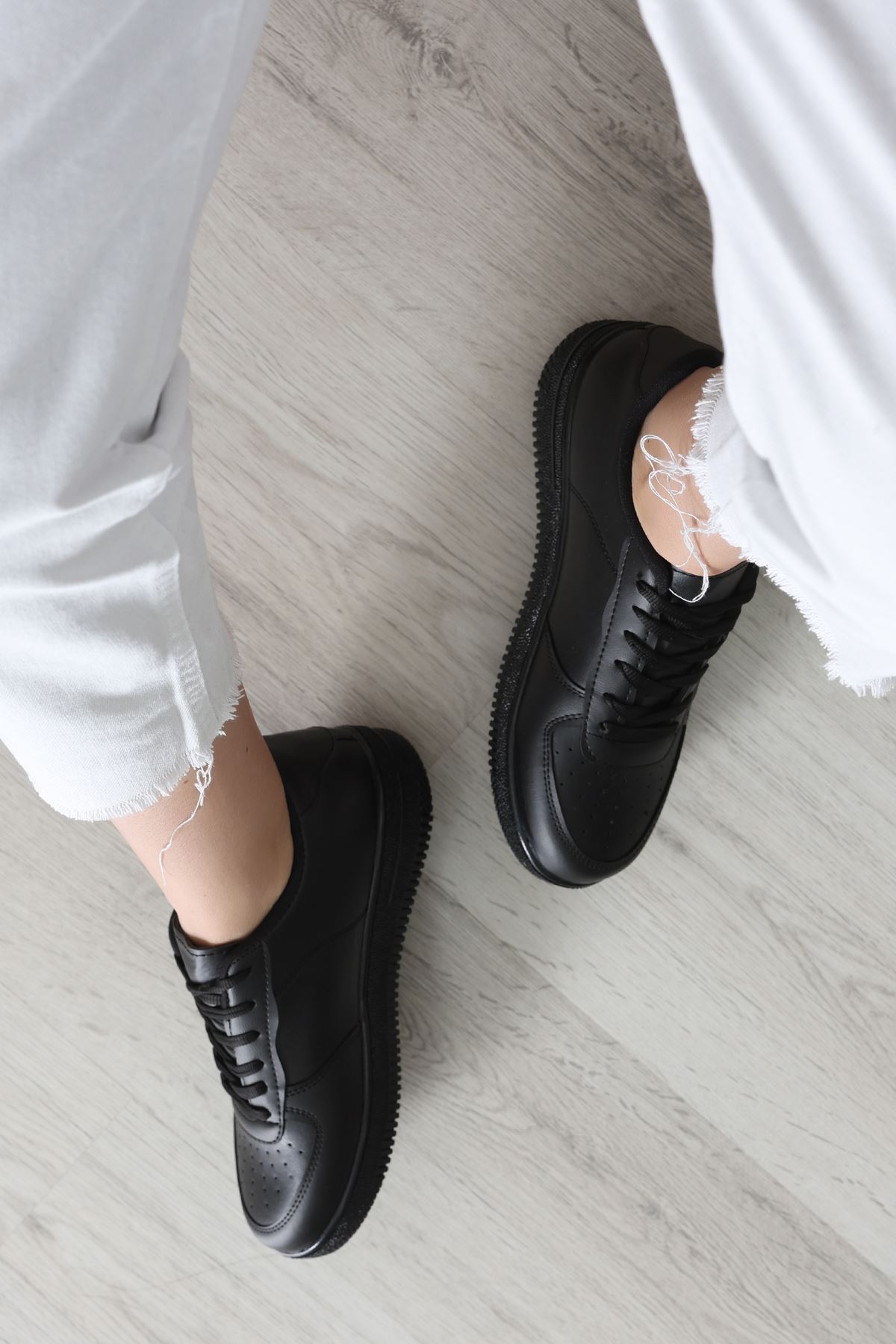 Spor Günlük Ayakkabı Siyah - 31676.264.