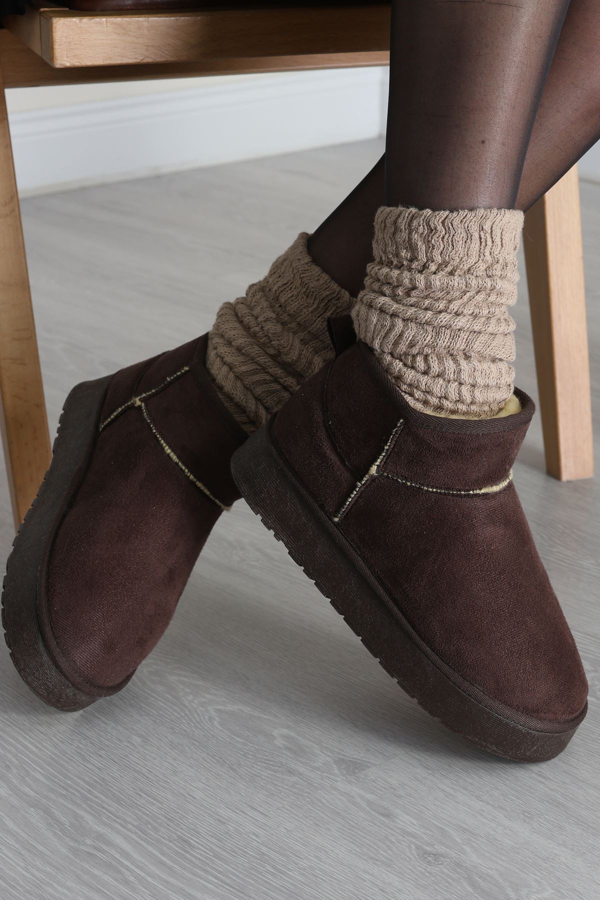 Yüksek Tabanlı İçi Kürklü Mini Bot Acıkahve - 31569.2110.