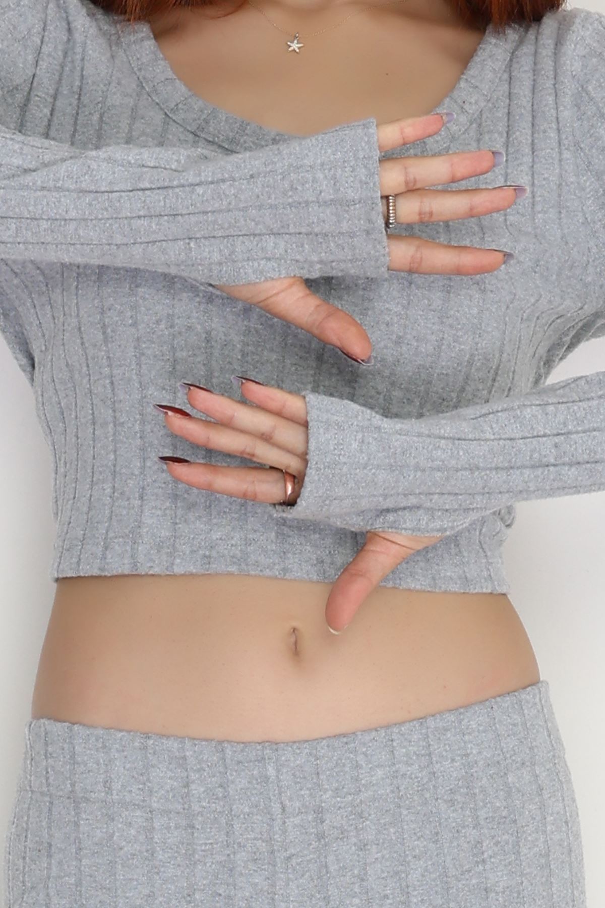 Parmak Geçmeli U Yaka Raporlu İnterlok Takım Gri - 90975.1748.