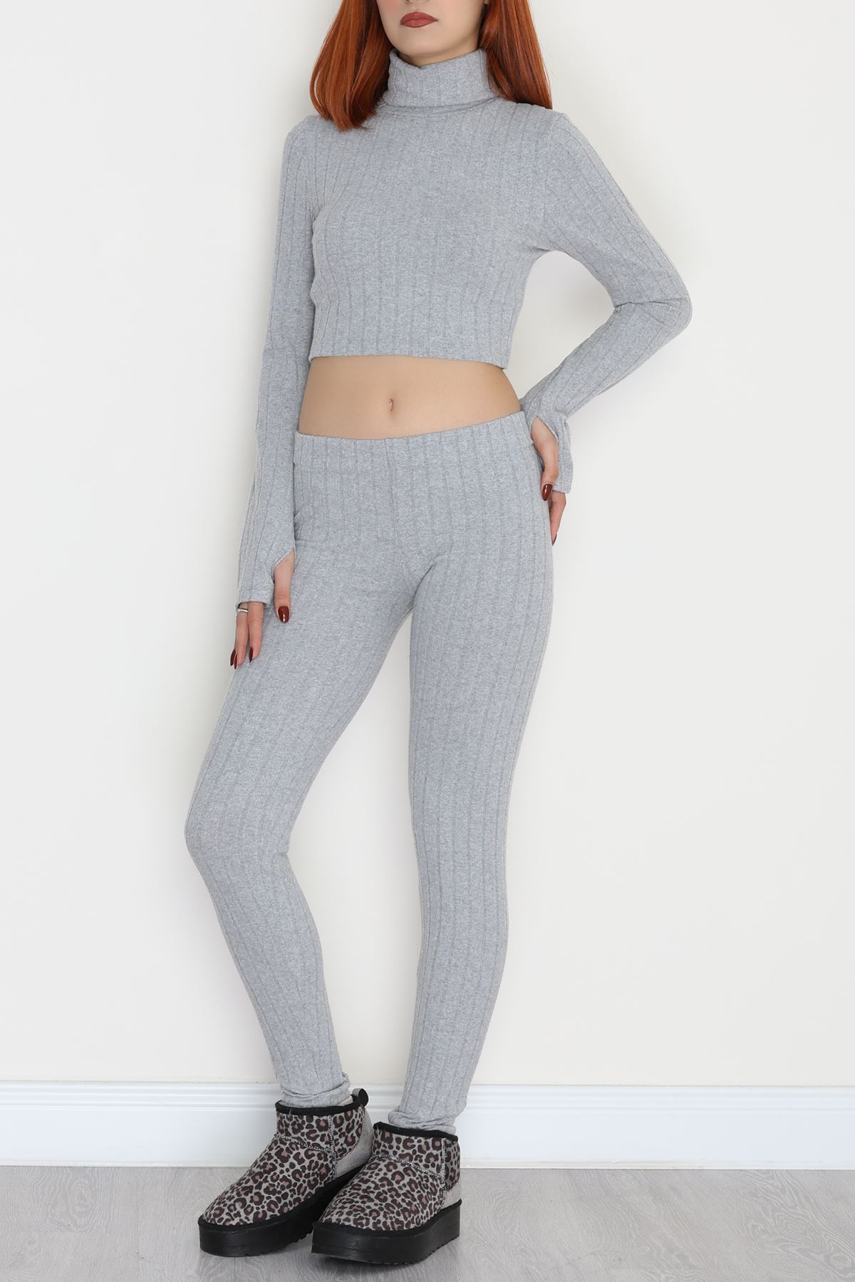 Parmak Geçmeli Yarım Dik Yaka Likralı Raporlu İnterlok Takım Gri - 90968.1748.