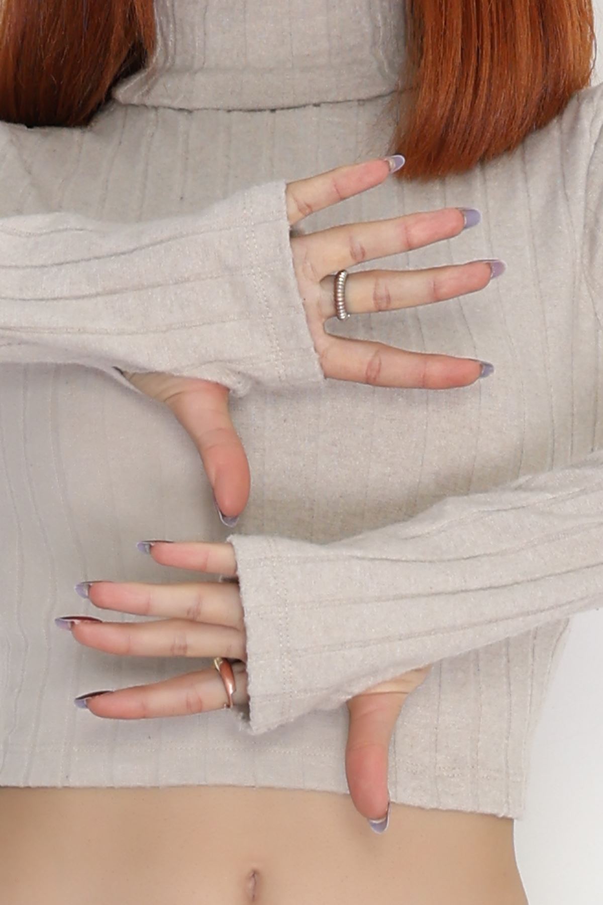 Parmak Geçmeli Yarım Dik Yaka Likralı Raporlu İnterlok Takım Bej - 90968.1748.