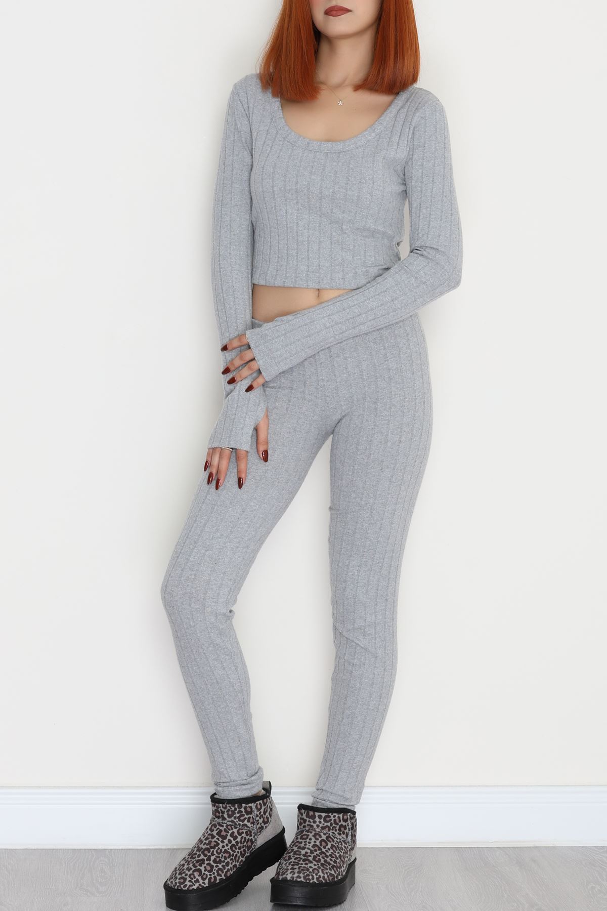 Parmak Geçmeli U Yaka Raporlu İnterlok Takım Gri - 90975.1748.