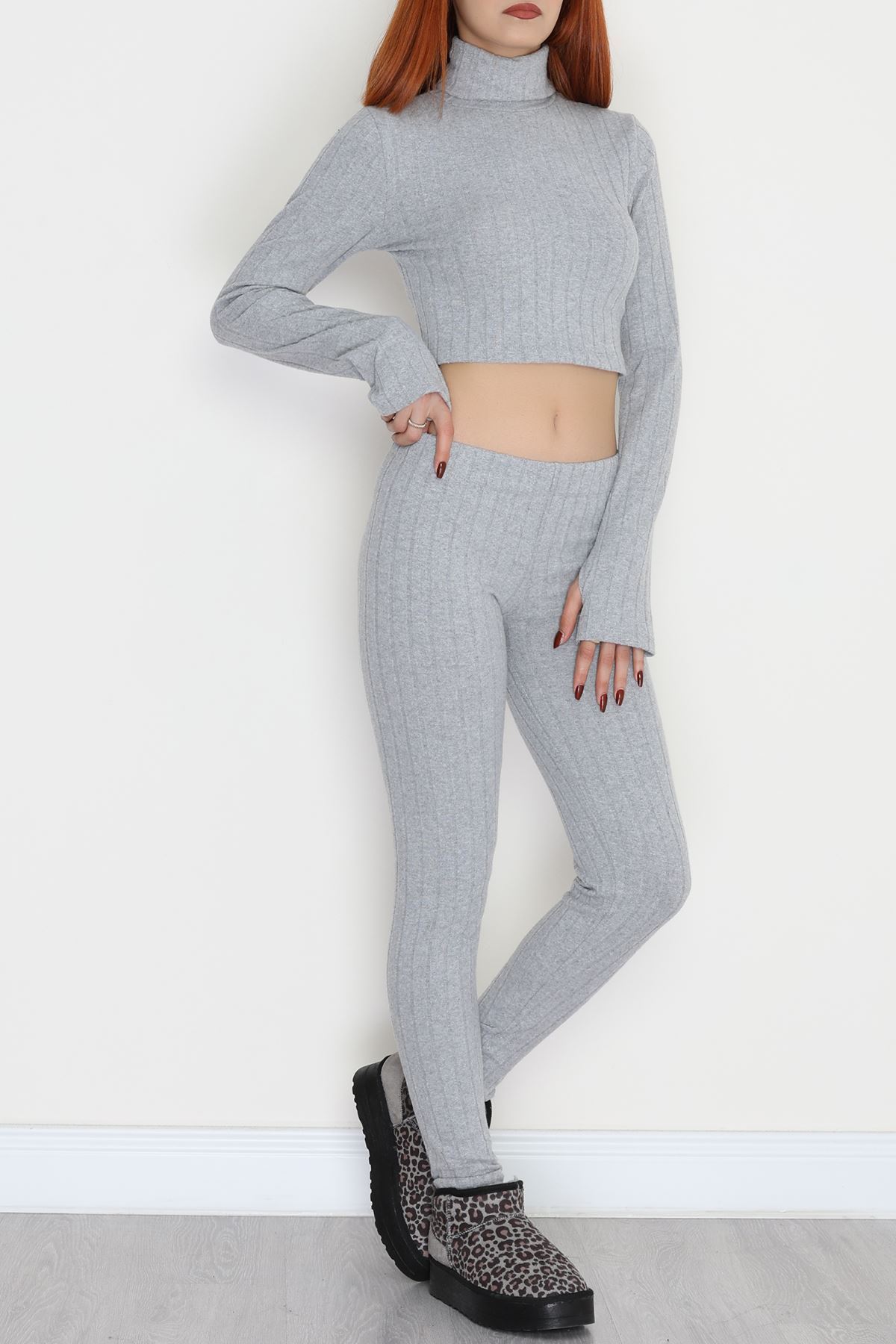 Parmak Geçmeli Yarım Dik Yaka Likralı Raporlu İnterlok Takım Gri - 90968.1748.