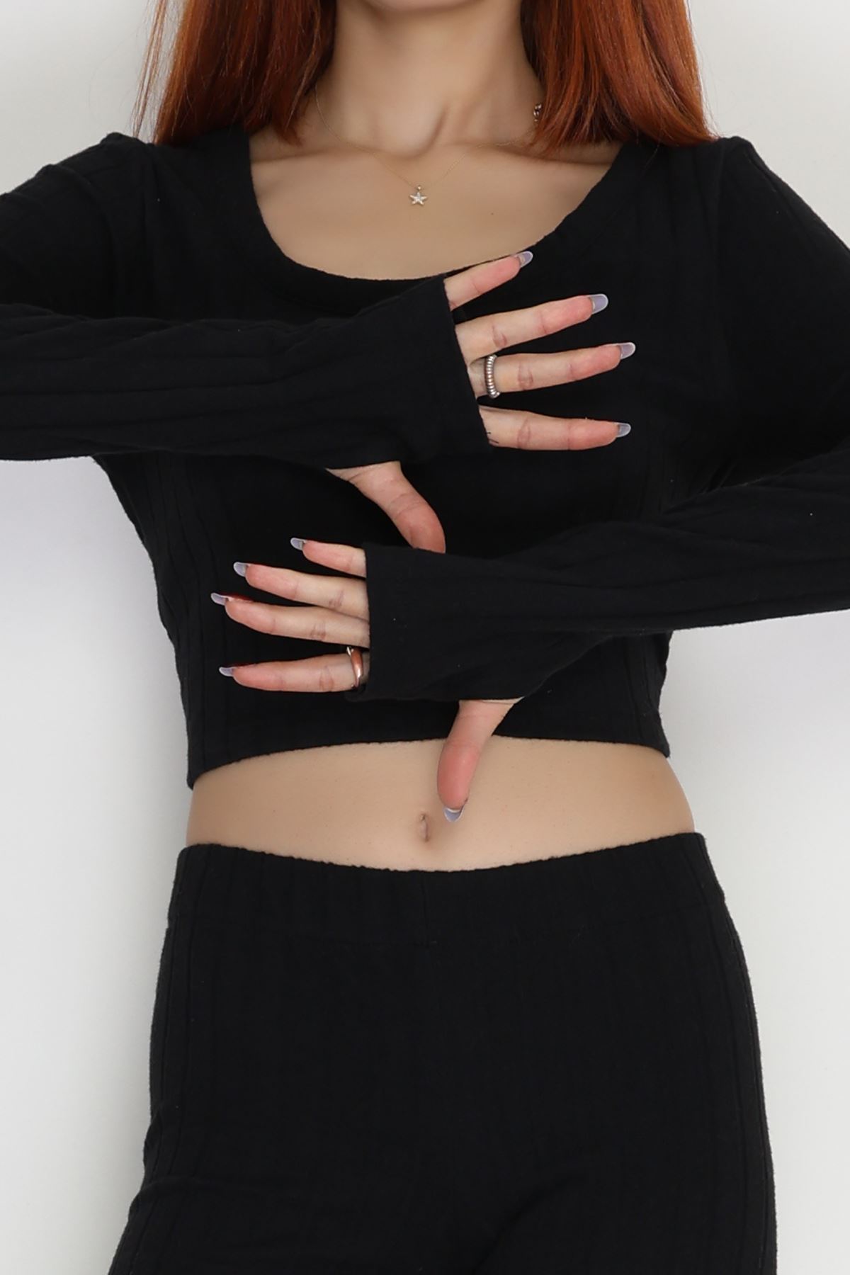 Parmak Geçmeli U Yaka Raporlu İnterlok Takım Siyah - 90975.1748.