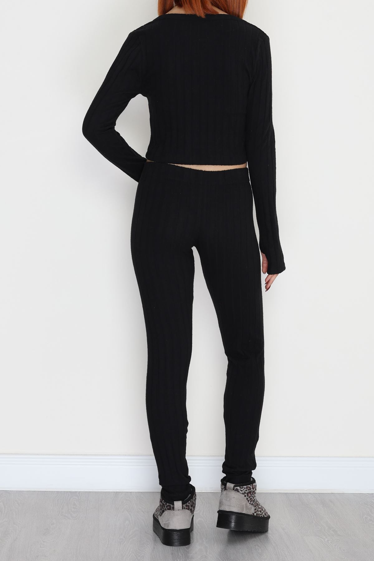 Parmak Geçmeli U Yaka Raporlu İnterlok Takım Siyah - 90975.1748.