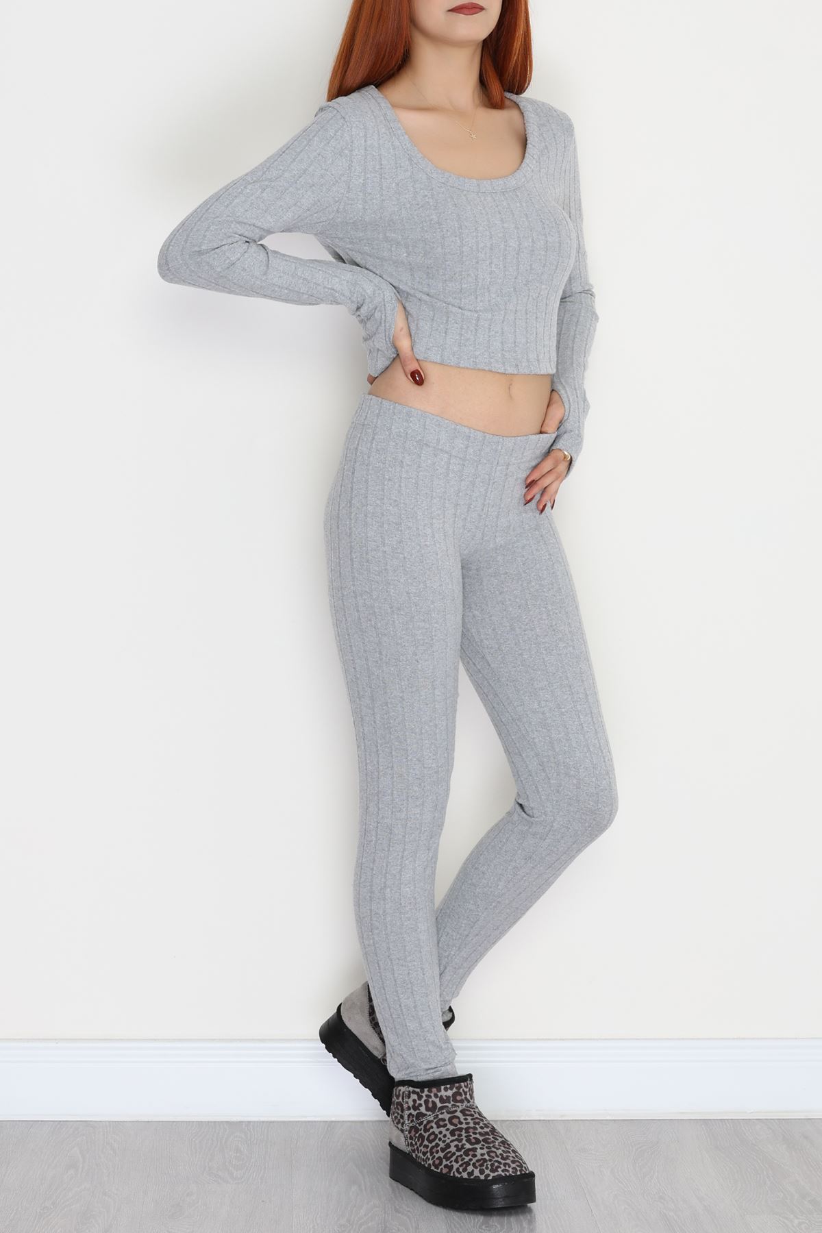 Parmak Geçmeli U Yaka Raporlu İnterlok Takım Gri - 90975.1748.