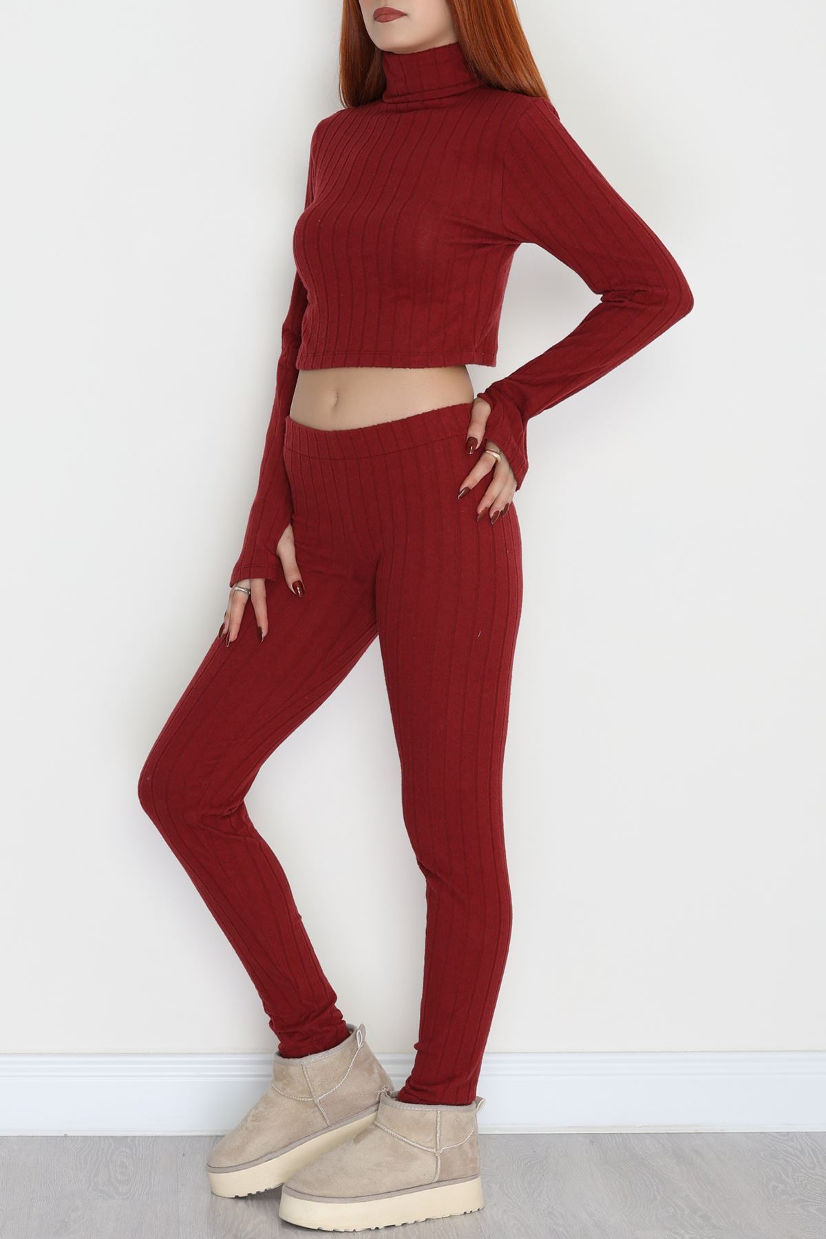 Parmak Geçmeli Yarım Dik Yaka Likralı Raporlu İnterlok Takım Bordo - 90968.1748.