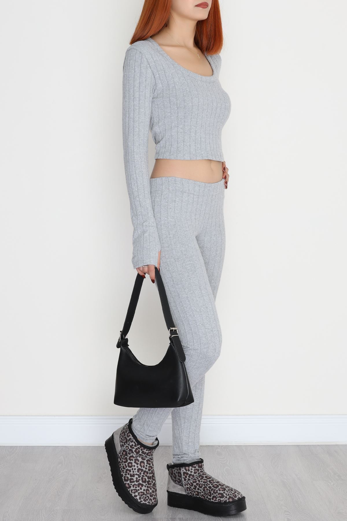 Parmak Geçmeli U Yaka Raporlu İnterlok Takım Gri - 90975.1748.