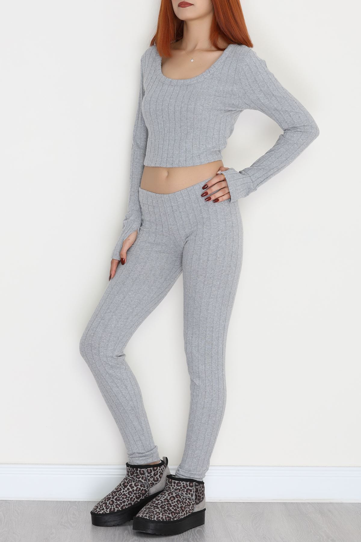 Parmak Geçmeli U Yaka Raporlu İnterlok Takım Gri - 90975.1748.