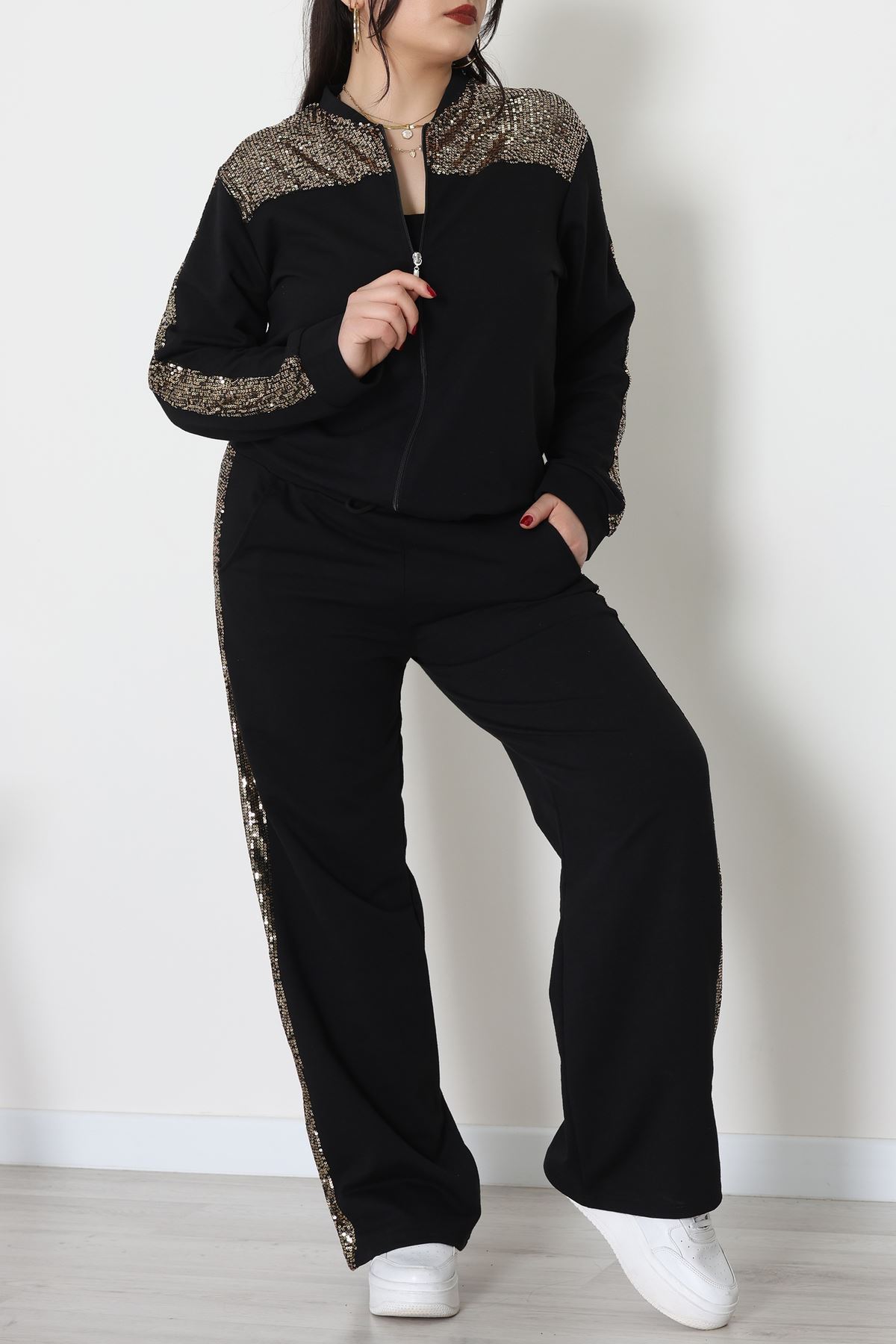 Pul Garnili 2 İplik Büyük Beden Eşofman Takımı Siyahgold - 52108.1567.