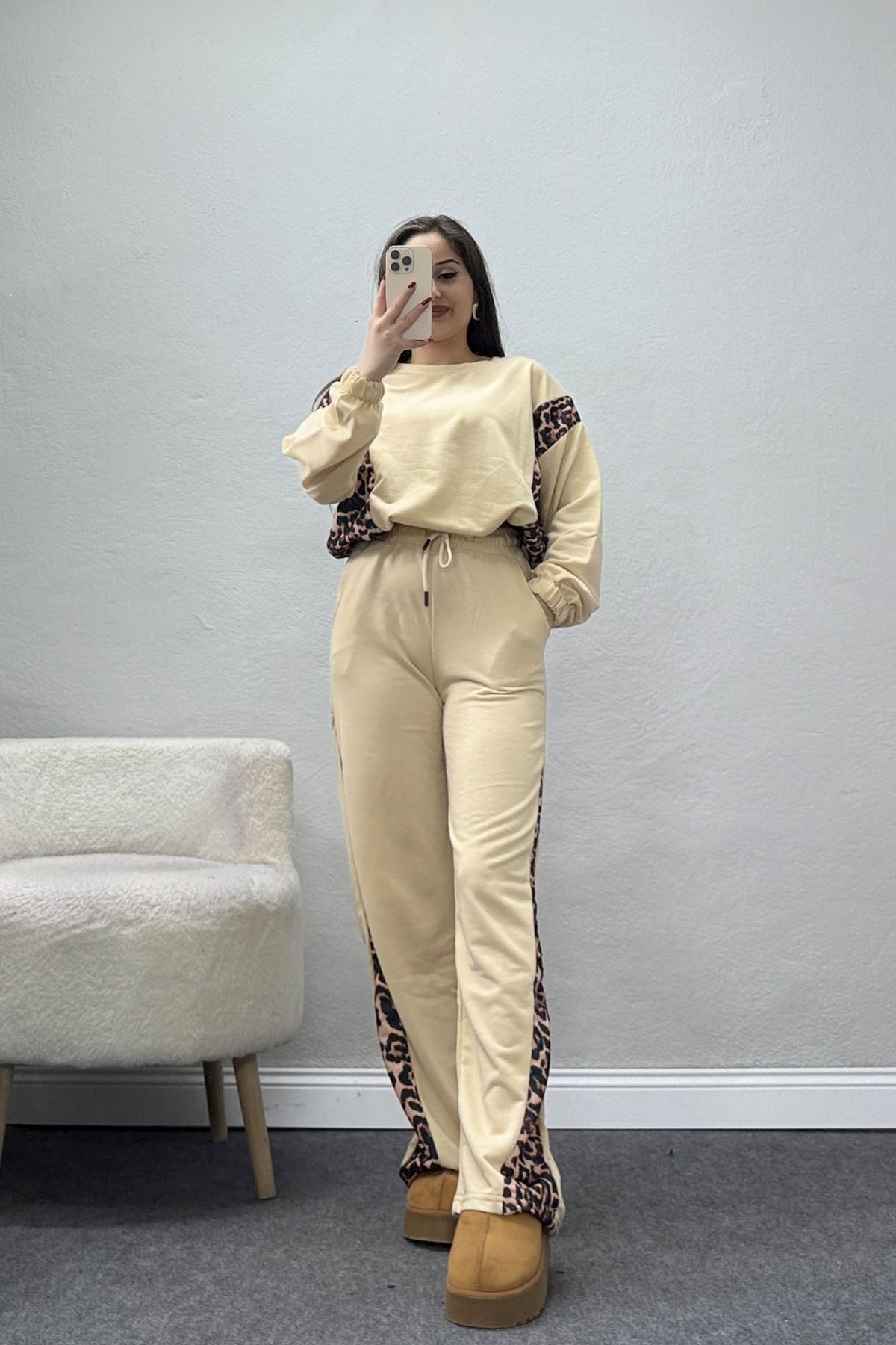 2 İplik Leopar Detaylı Eşofman Takımı Bej - 55028.1005.