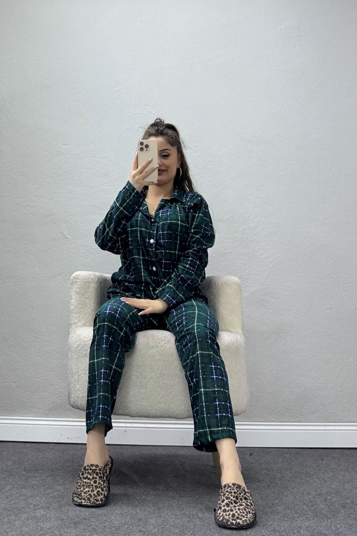 Süet Düğmeli Pijama Takımı Zümrütekose - 52171.1050.