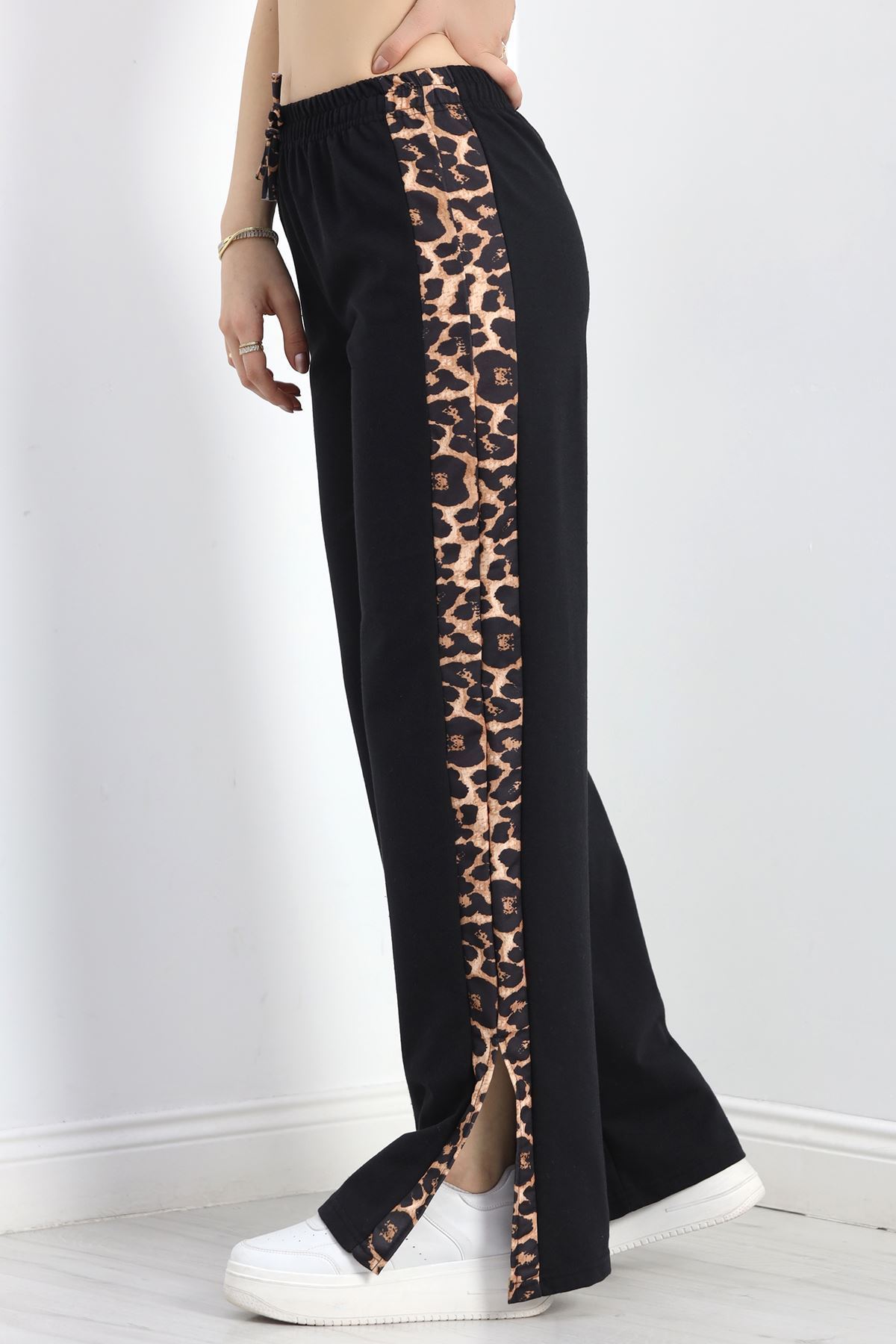 Yırtmaçlı Şeritli 2 İplik Eşofman Altı Siyah - 40022.1857.