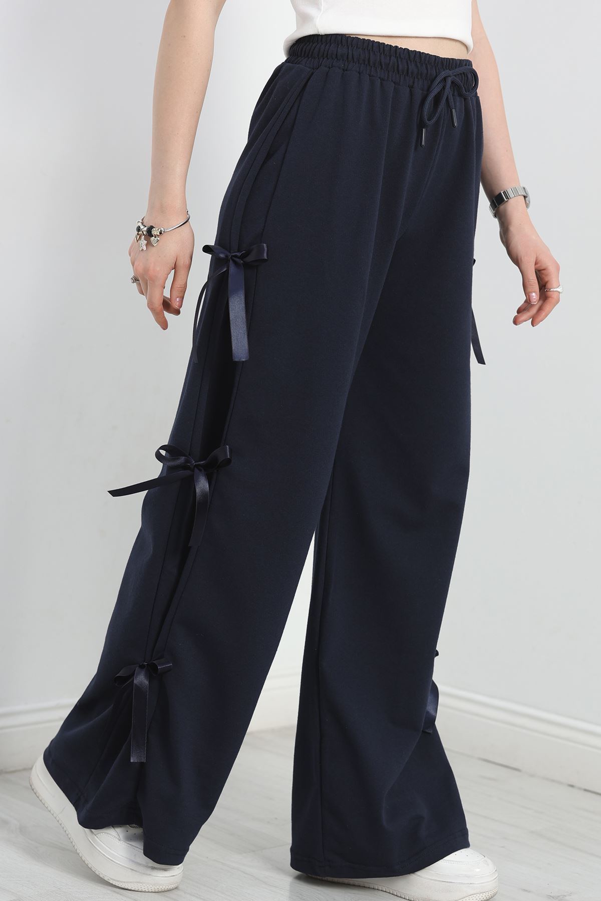 Kurdele Detaylı Eşofman Altı Lacivert1 - 50134.1857.