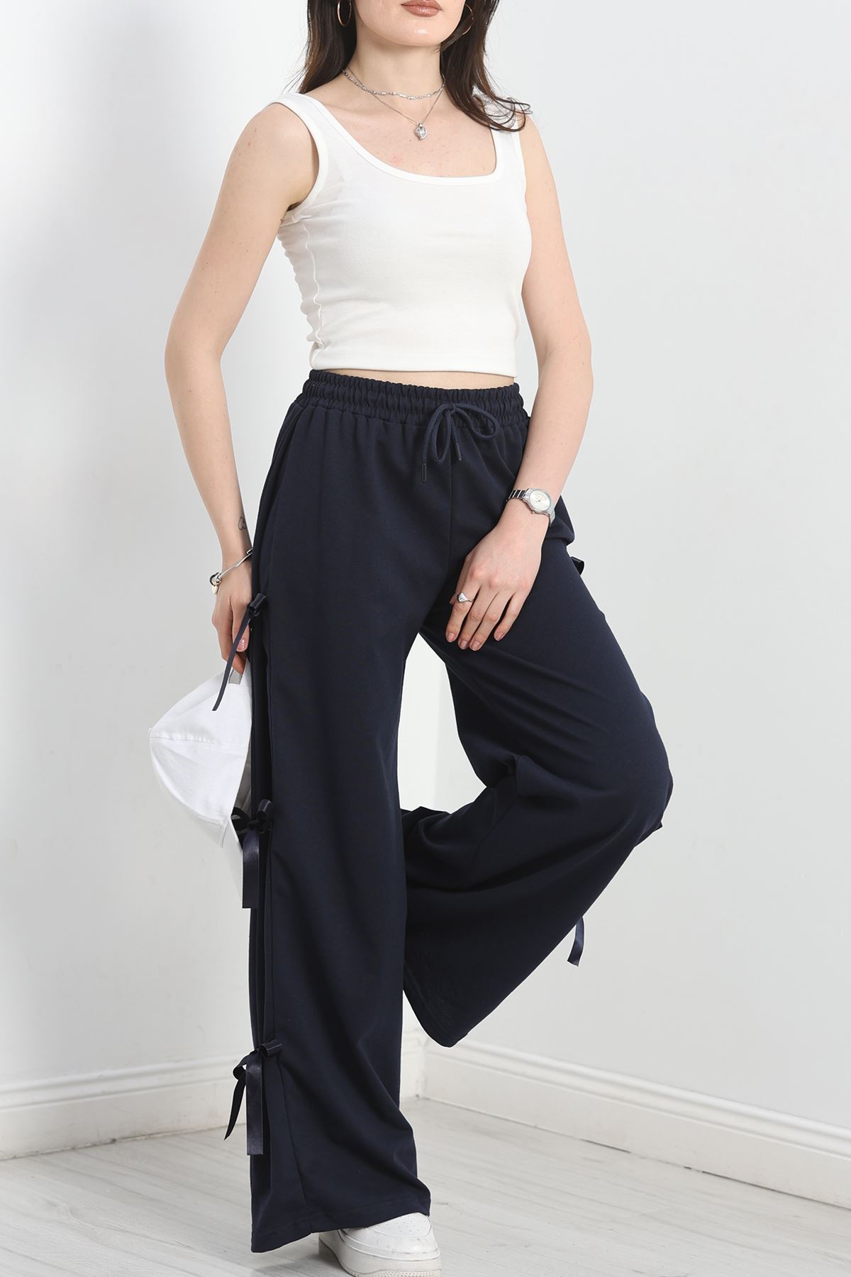 Kurdele Detaylı Eşofman Altı Lacivert1 - 50134.1857.