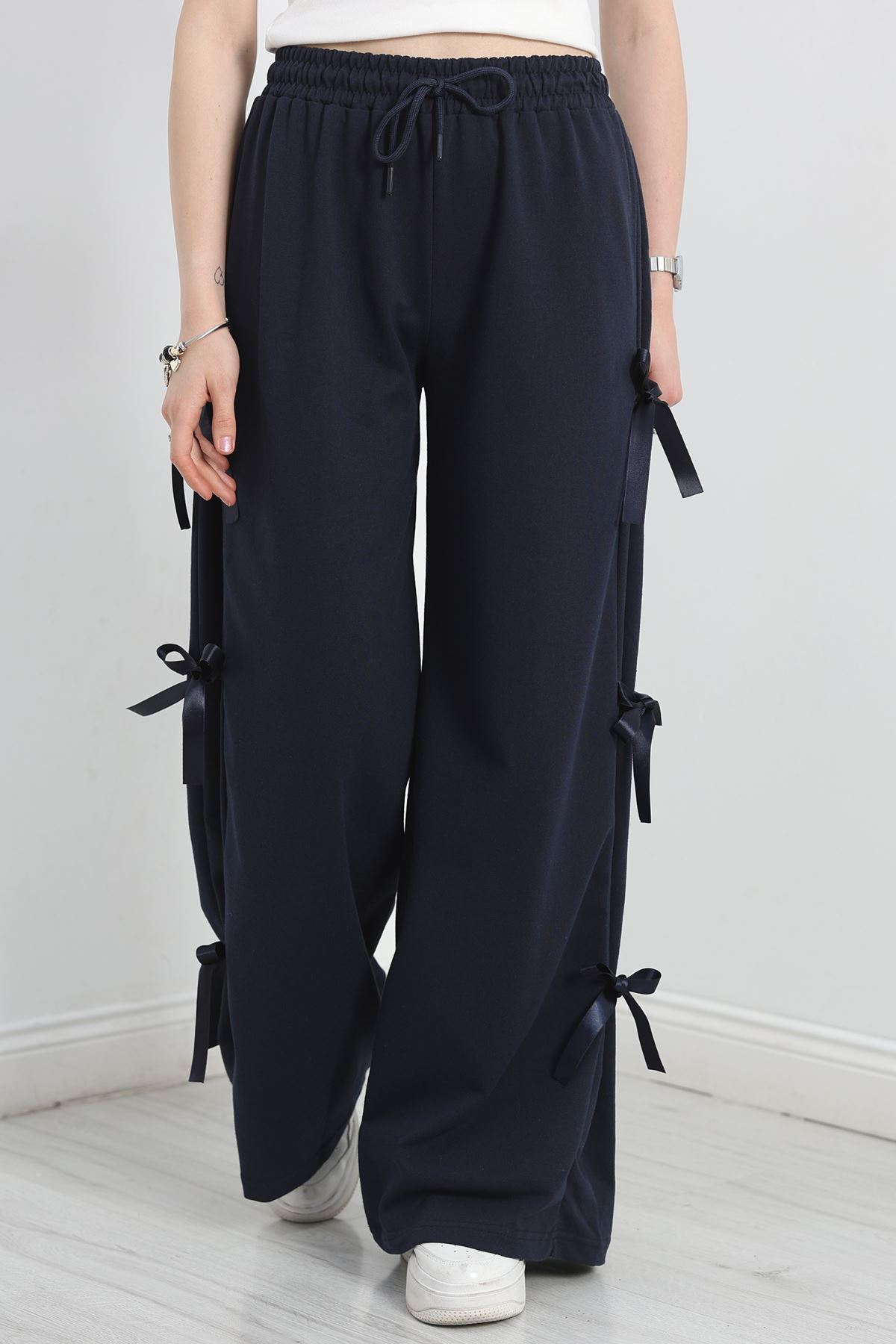 Kurdele Detaylı Eşofman Altı Lacivert1 - 50134.1857.