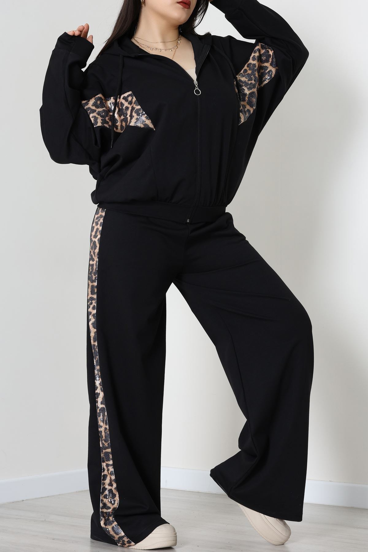 Pul Garnili 2 İplik Büyük Beden Eşofman Takımı Siyah - 50807.1857.