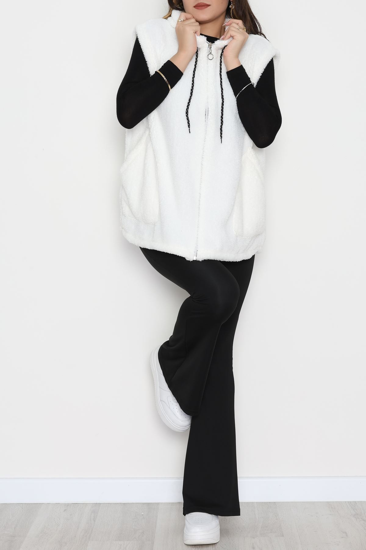 Fermuarlı Kapşonlu Peluş Yelek Beyaz - 51059.701.