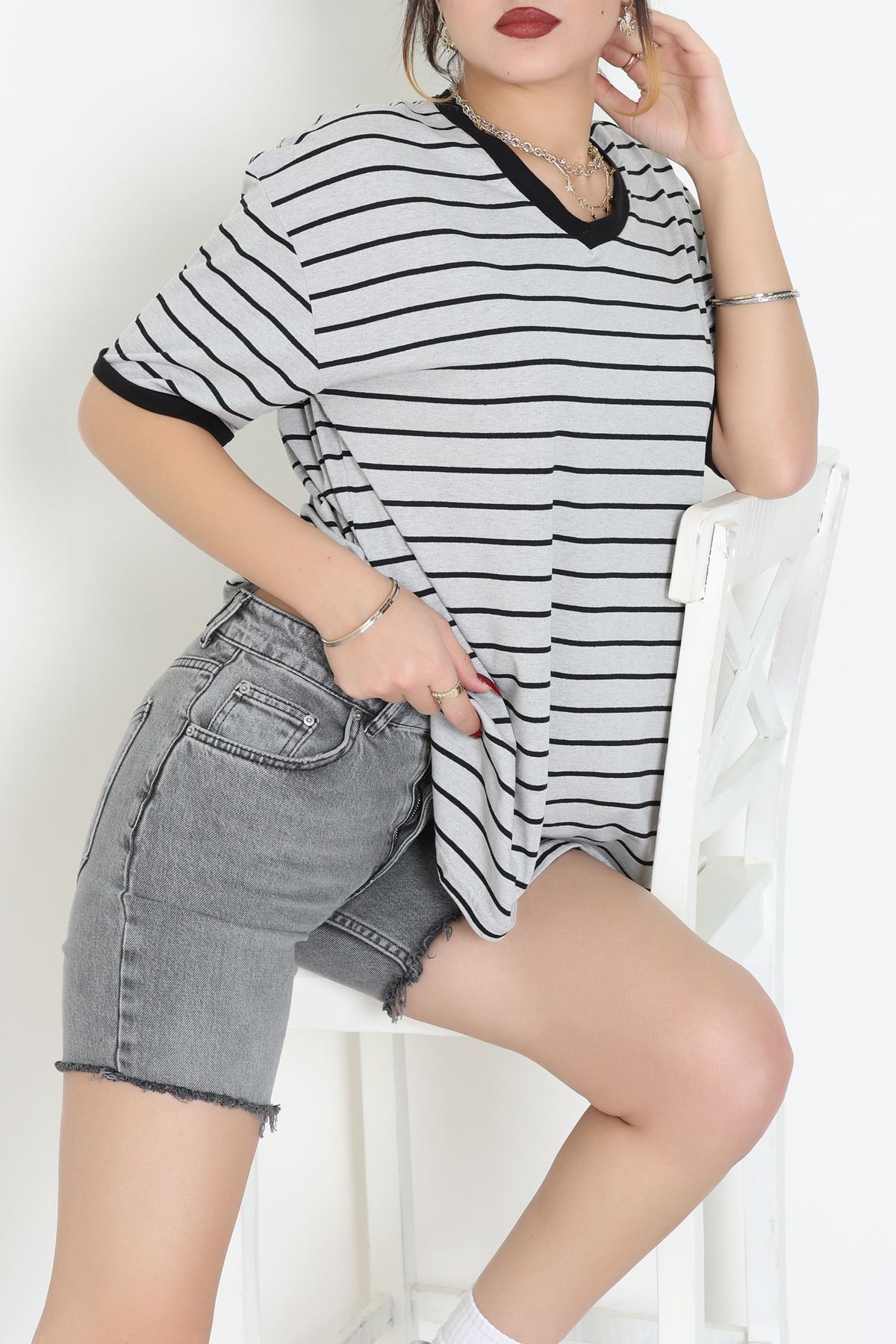 V Yaka Çizgili Rejenere Süprem Tişört Grisiyah - 602.1567.