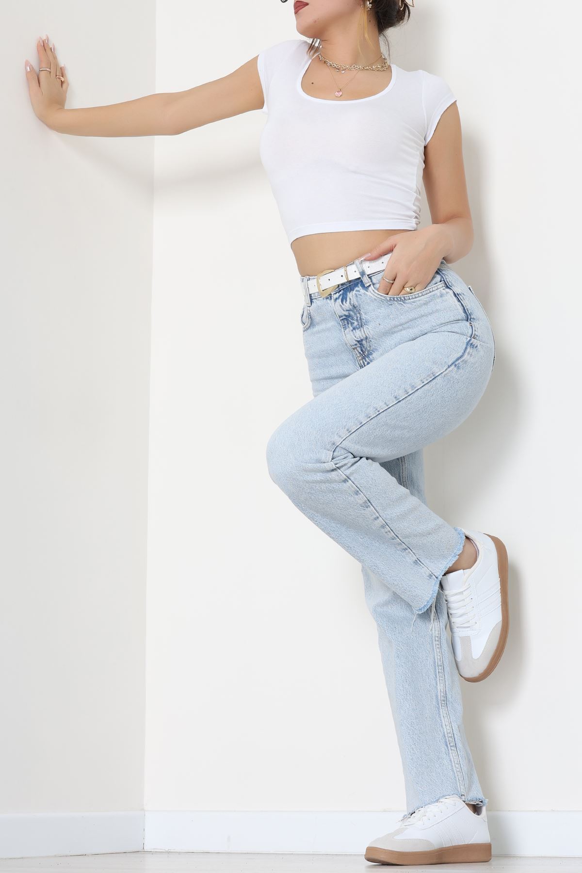 Viskon Yuvarlak Yaka Kısa Kollu Body Beyaz - 7100.2127.