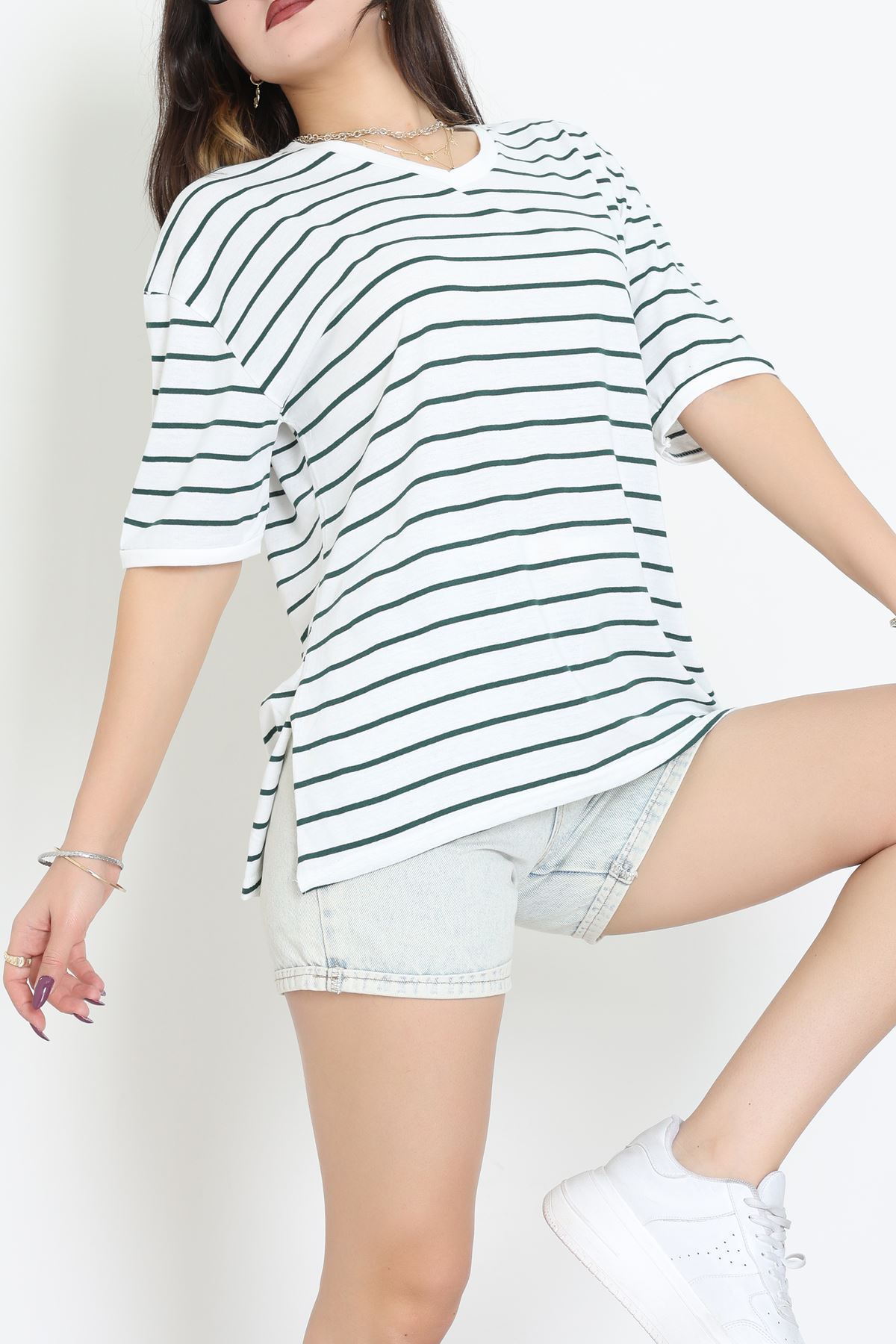 V Yaka Çizgili Rejenere Süprem Tişört Ekruzümrüt - 602.1567.