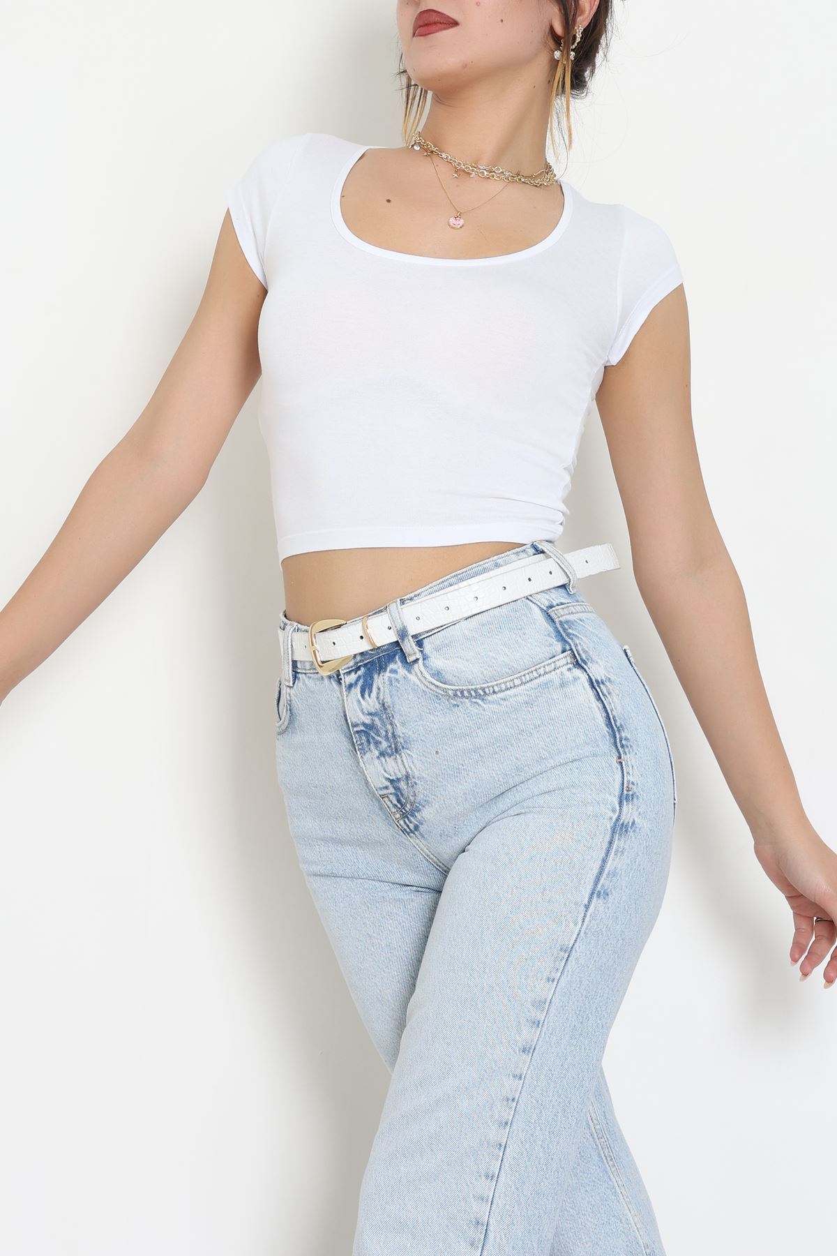 Viskon Yuvarlak Yaka Kısa Kollu Body Beyaz - 7100.2127.