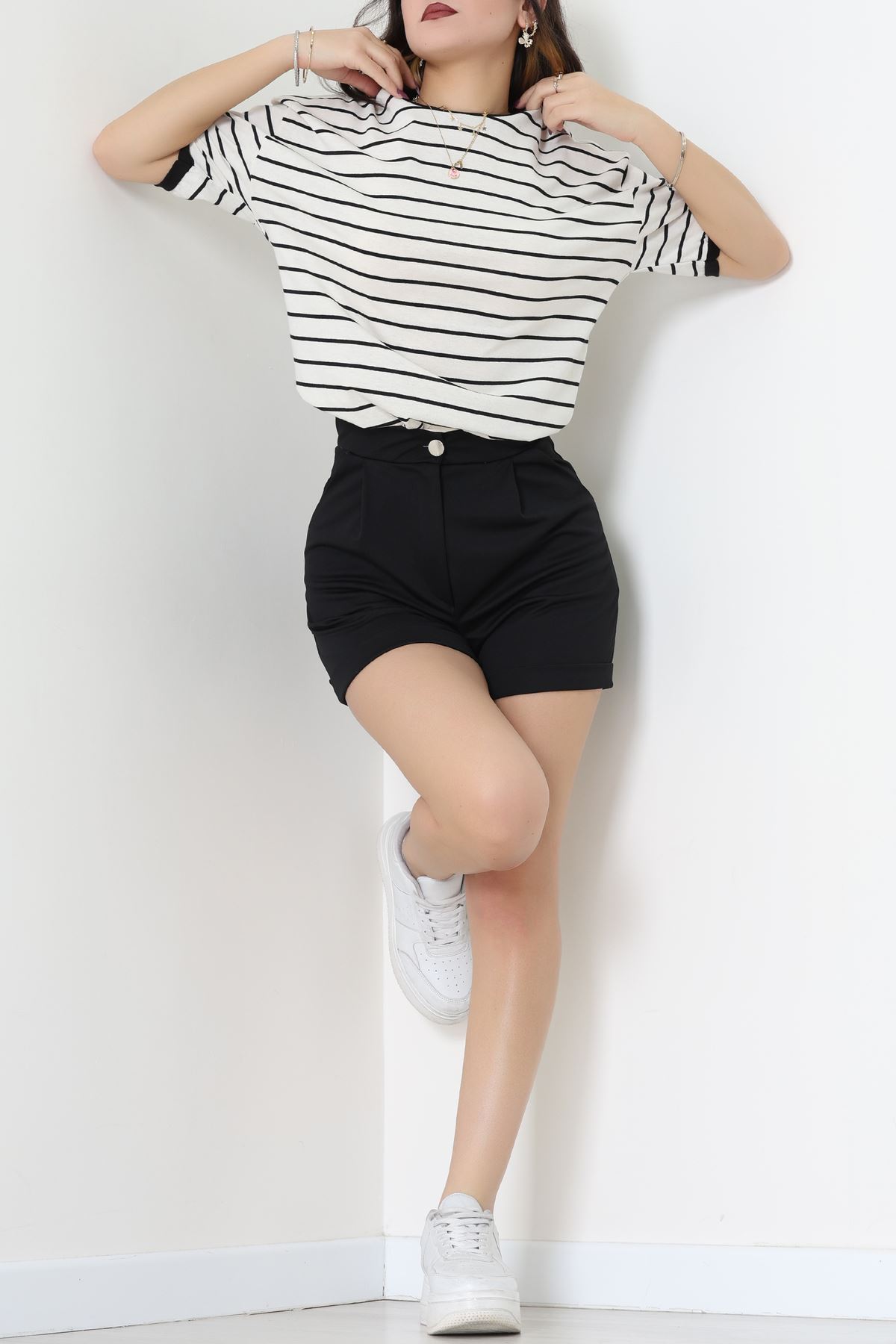 Bisiklet Yaka Çizgili Rejenere Süprem Tişört Ekrusiyah - 601.1567.