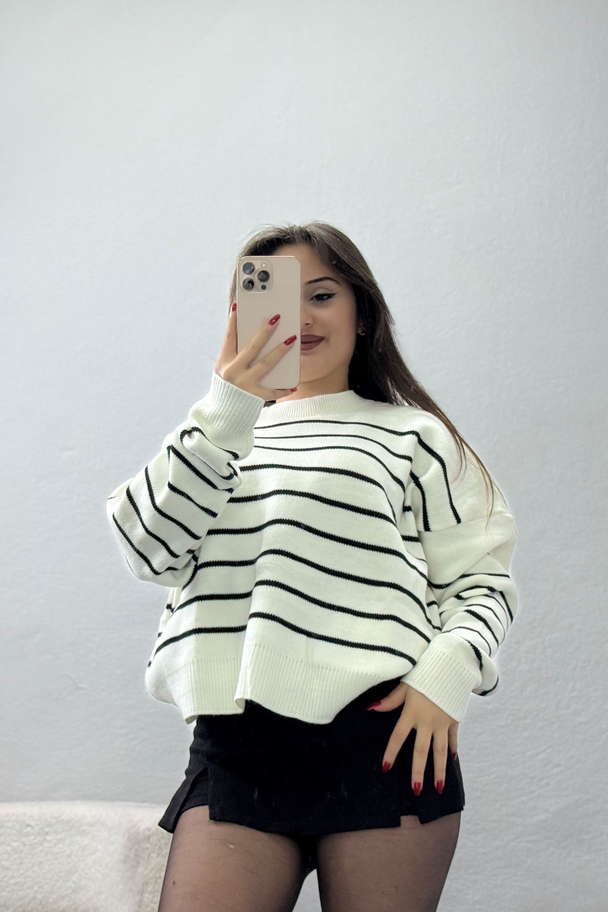 Çizgili Bisiklet Yaka Triko Beyazsiyah - 3099.1577.