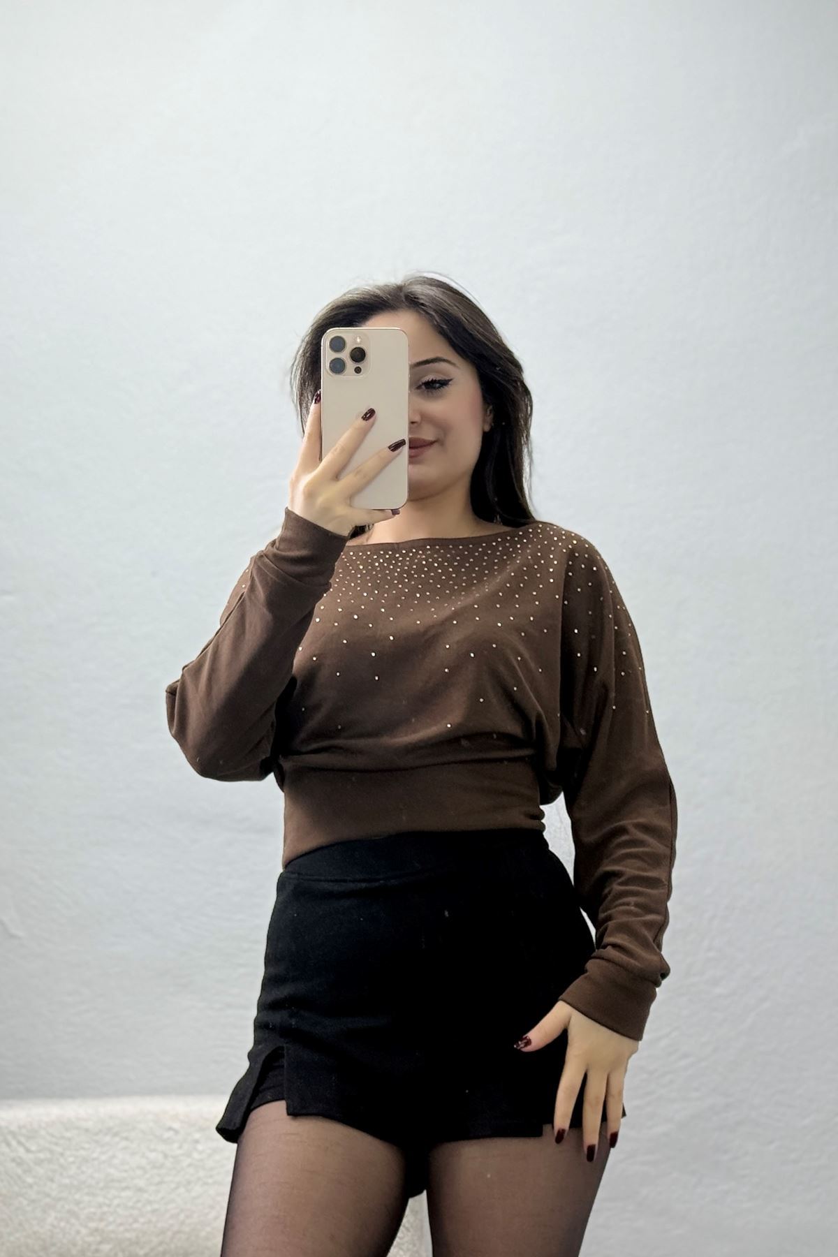 Taş Detay Kayık Yaka Bluz Acıkahve - 4129.1247.