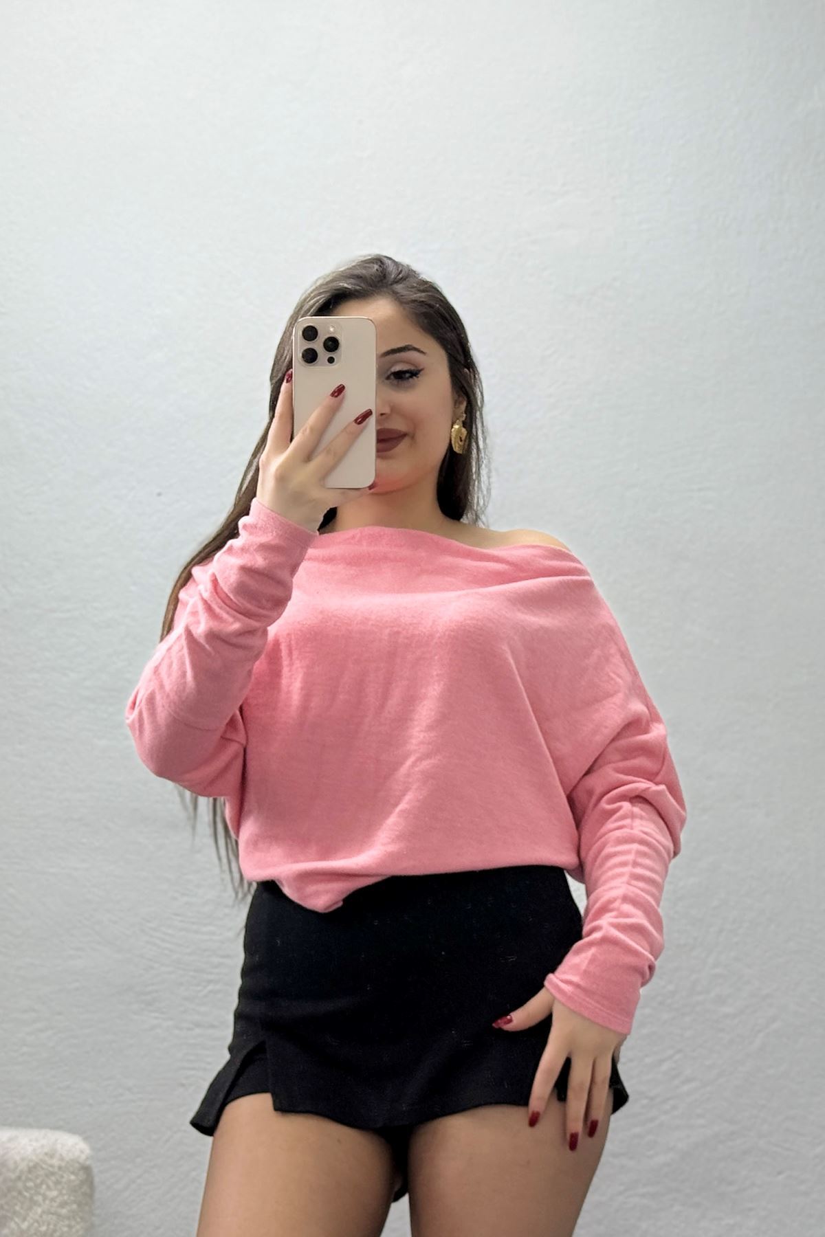 Yumoş Kumaş Kayık Yaka Omuz Düşümlü Bluz Pembe - 31706.2114.