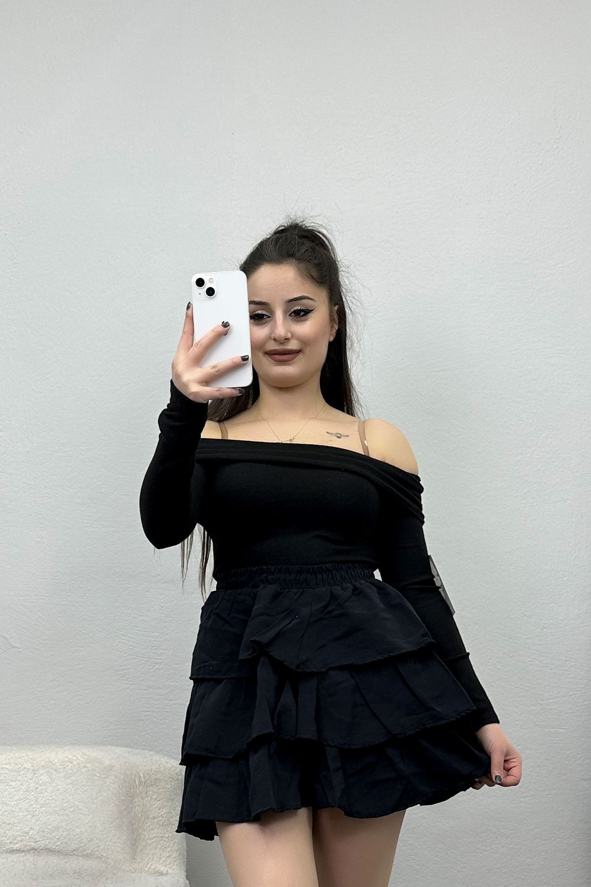 Madonna Yaka Crop Yumoş Body Siyah - 50209.1723.