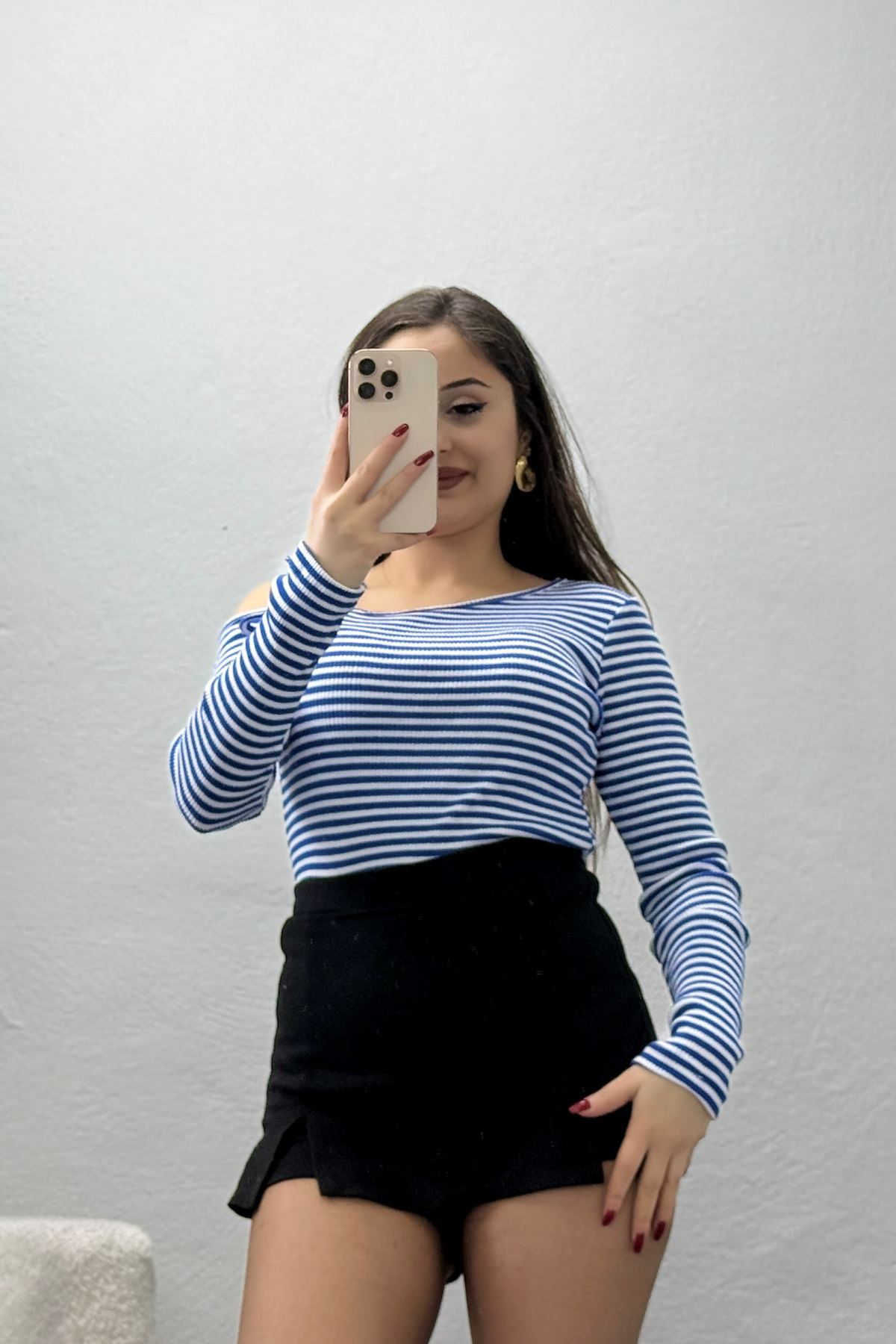 Tek Omuz Detaylı Likralı Kaşkorse Bluz Lacibeyaz - 51091.1567.