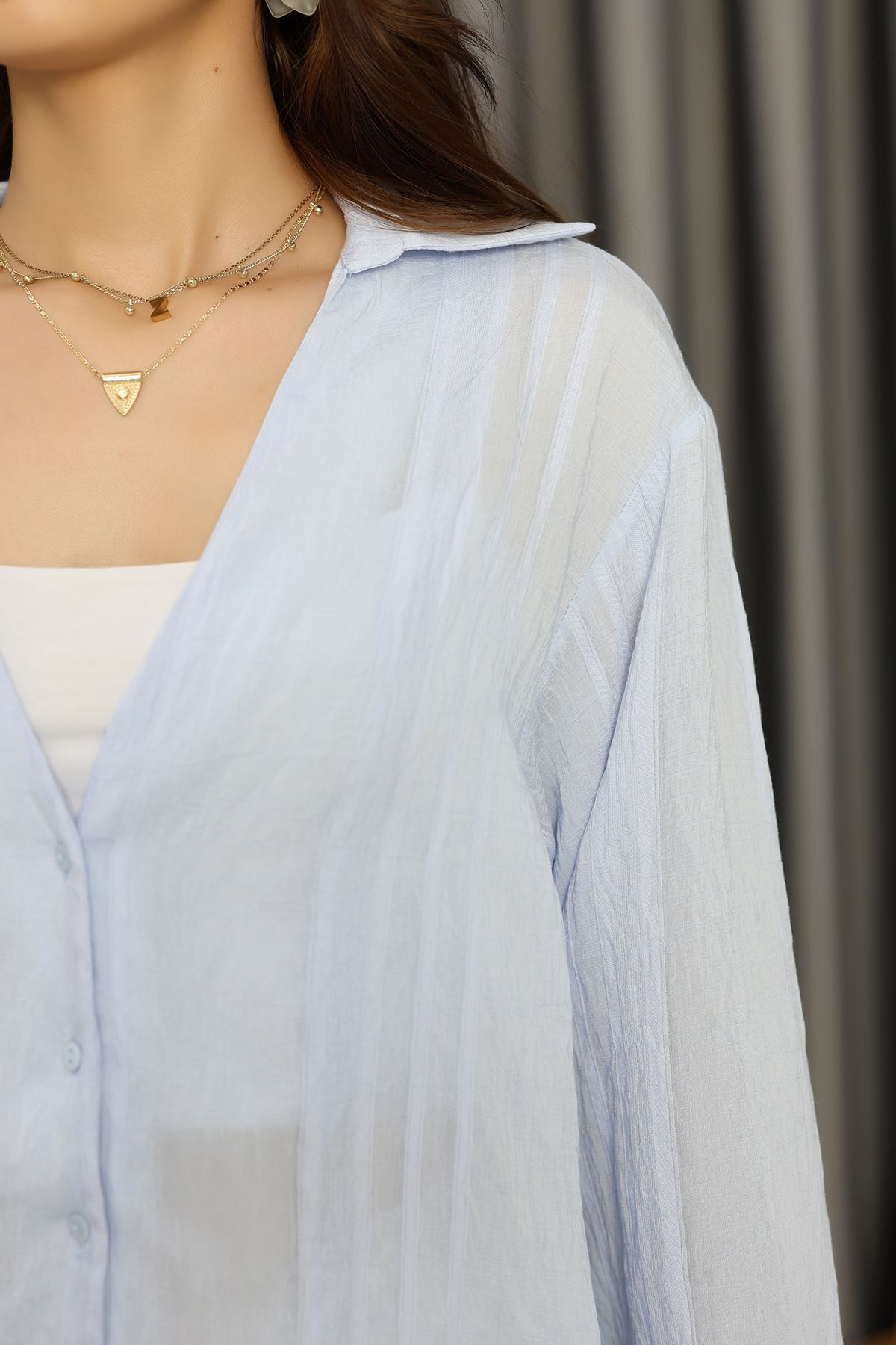 V Yaka Çizgi Detaylı Gömlek Bebemavi - 41546.444.