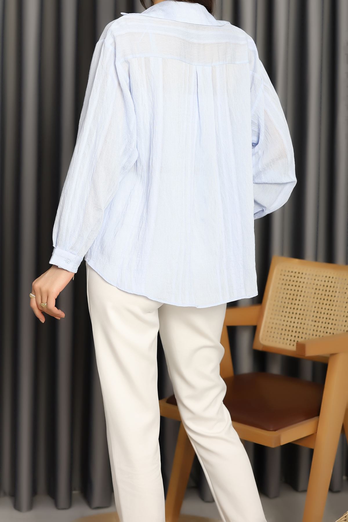 V Yaka Çizgi Detaylı Gömlek Bebemavi - 41546.444.