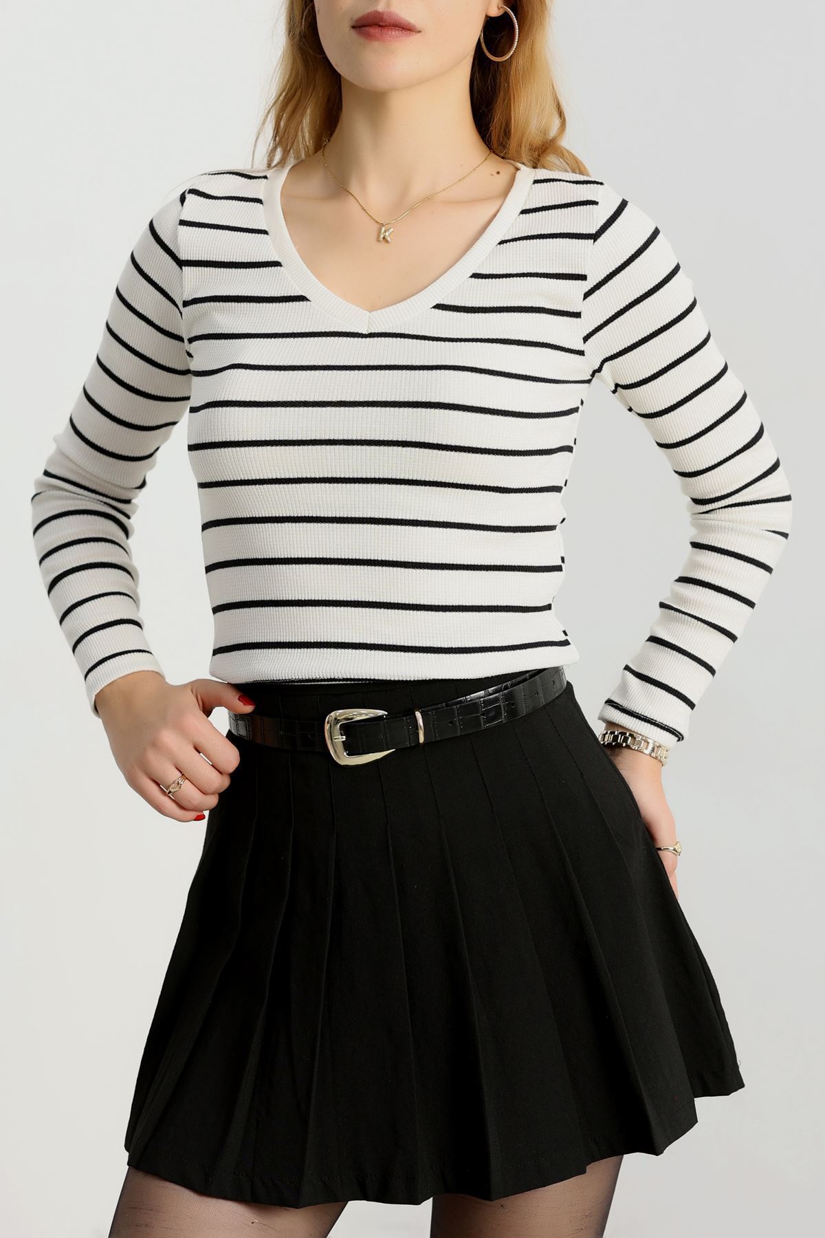 V Yaka Çizgili Kaşkorse Body Ekrusiyah - 70763.1748.