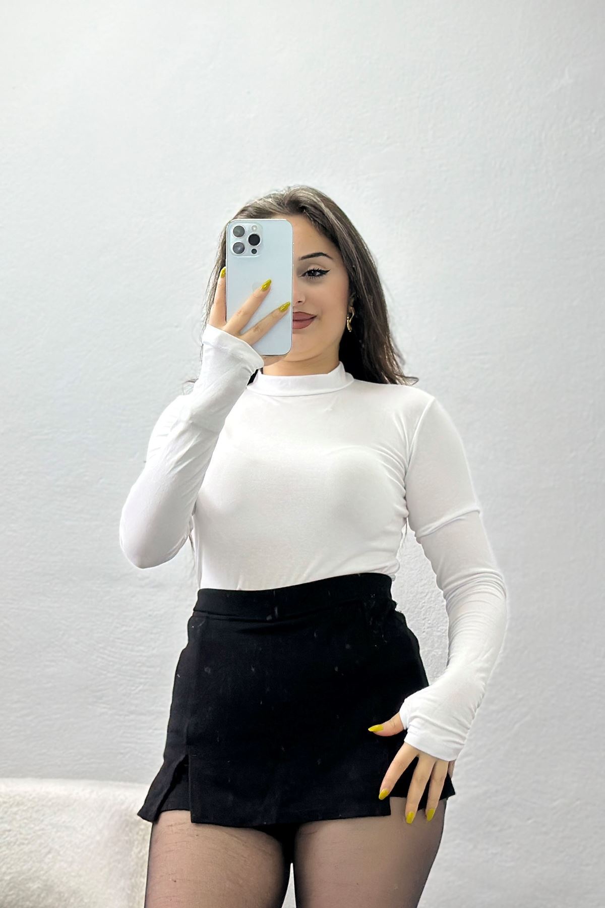 Dik Yaka Parmak Geçmeli Viskon Body Beyaz - 40076.599.