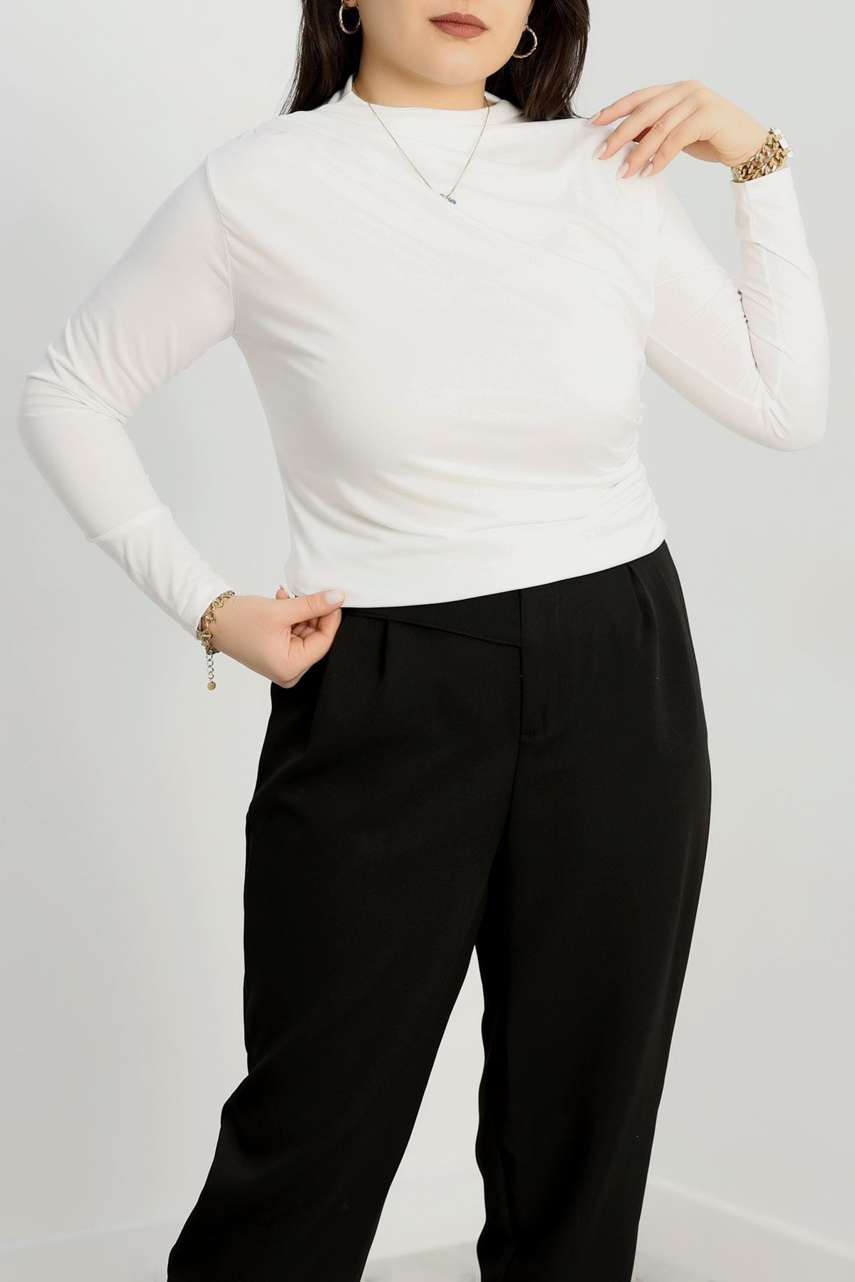 Drape Detaylı Büyük Beden Sandy Bluz Ekru - 70768.1949.